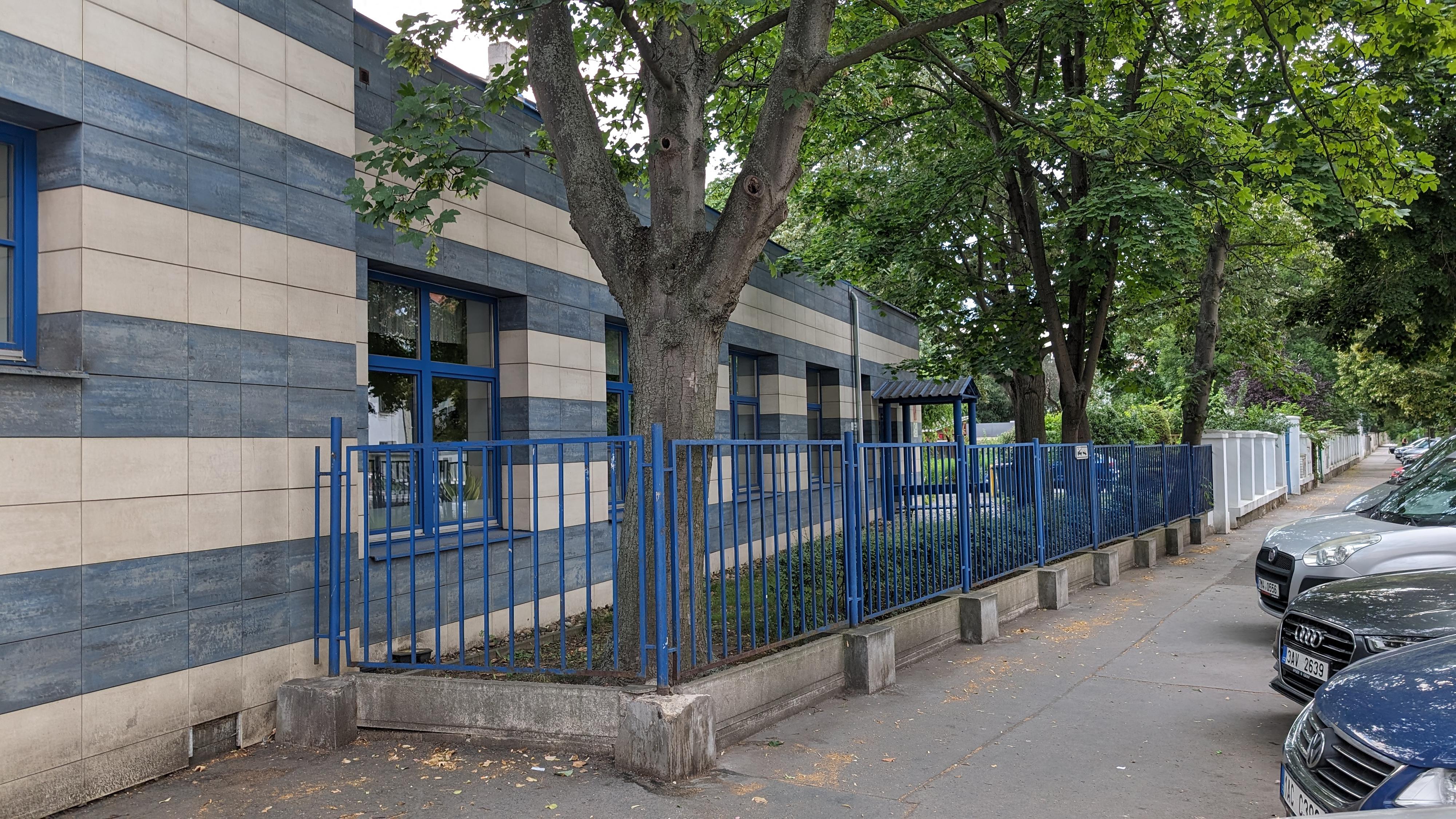 Základní škola speciální, Praha 10, Starostrašnická 45 foto 2