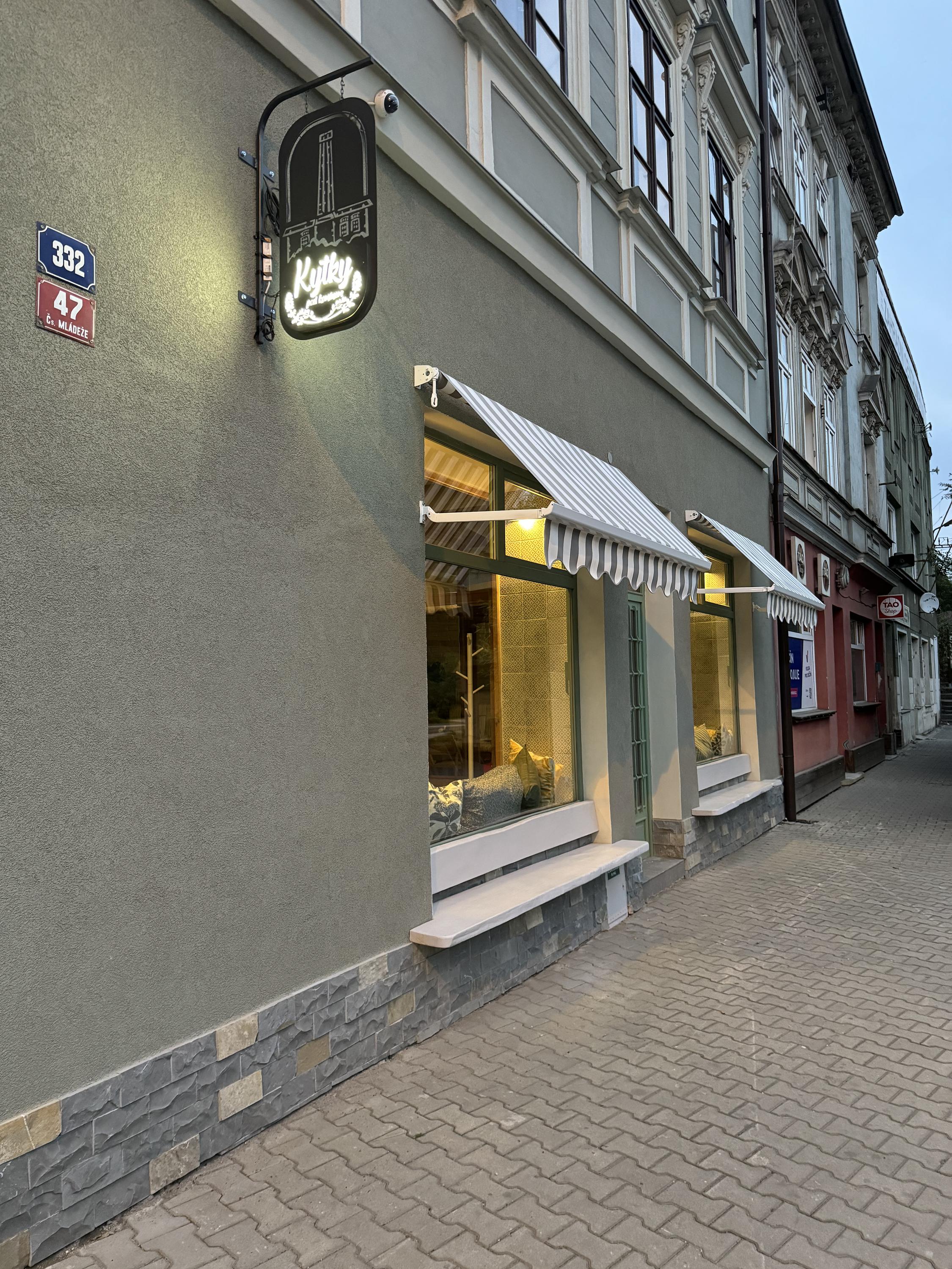 Kytky pod komínem foto 2