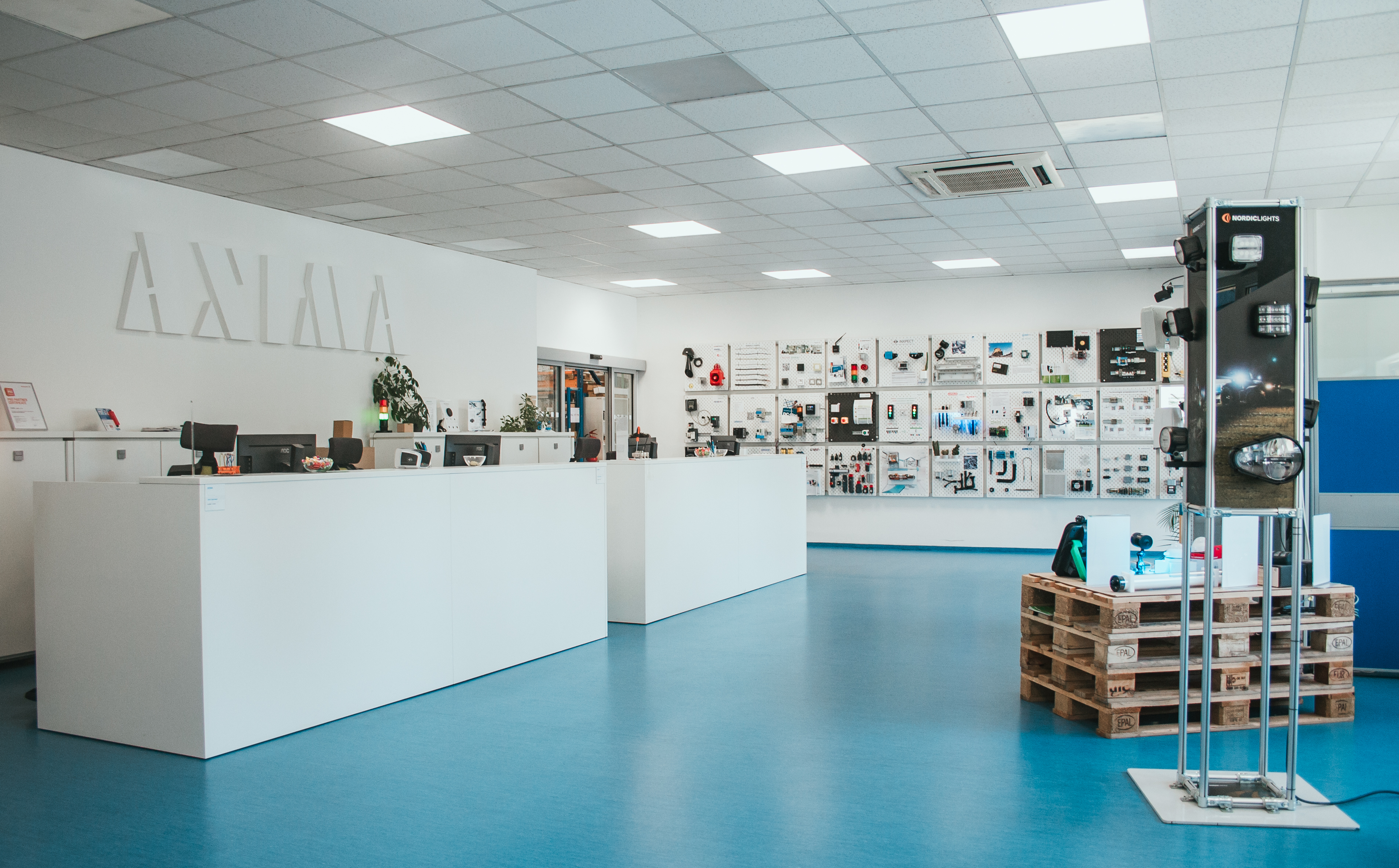 Axima | Elektrotechnický velkoobchod | Brno foto 2