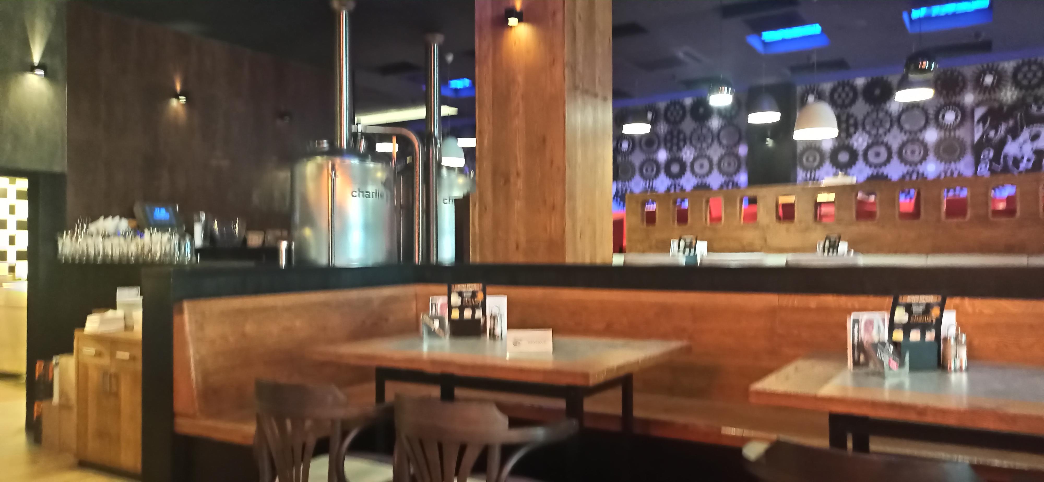 Minipivovar Charlie's Square foto 4