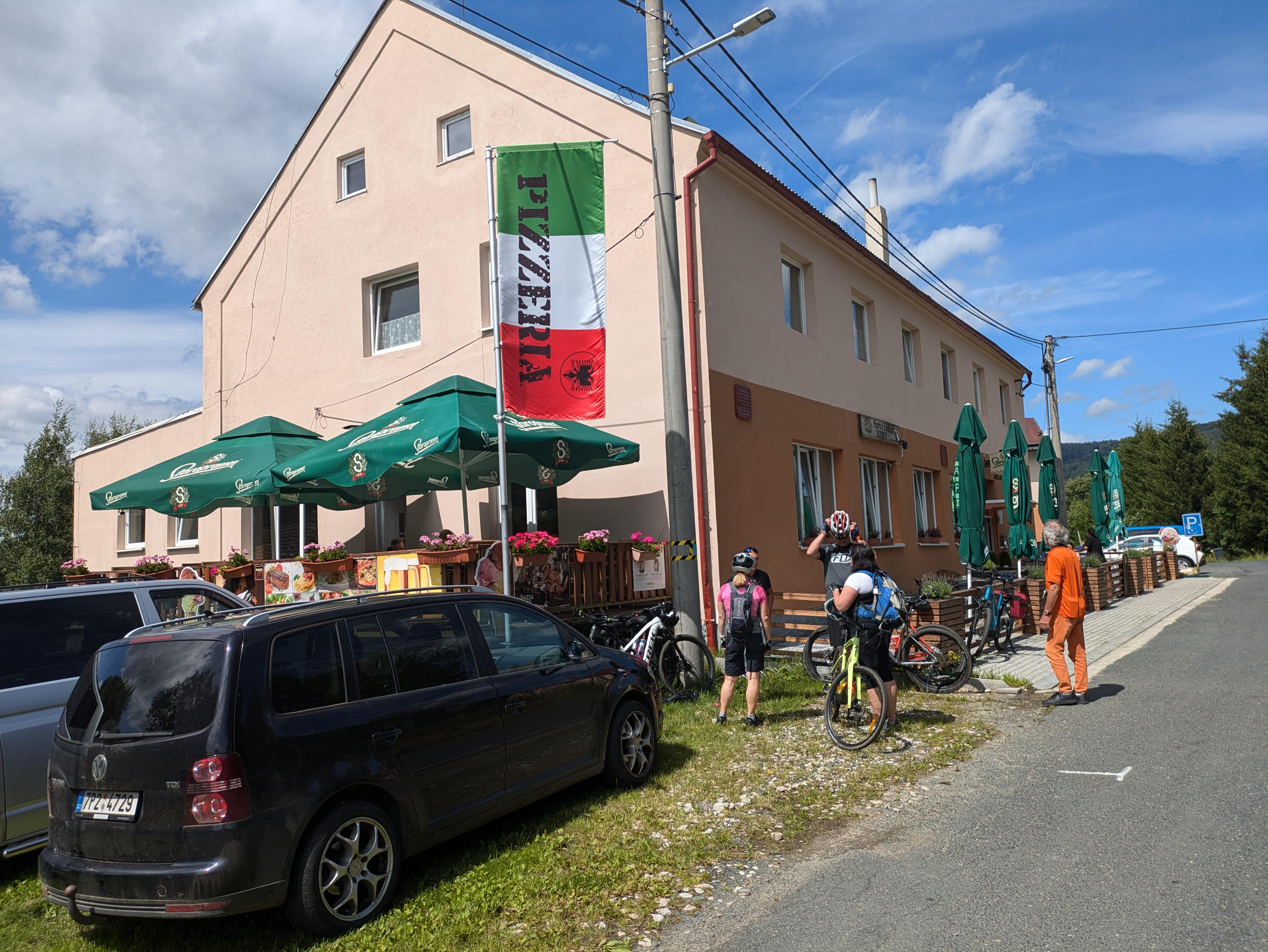 Pizzeria restaurant Niky foto 3