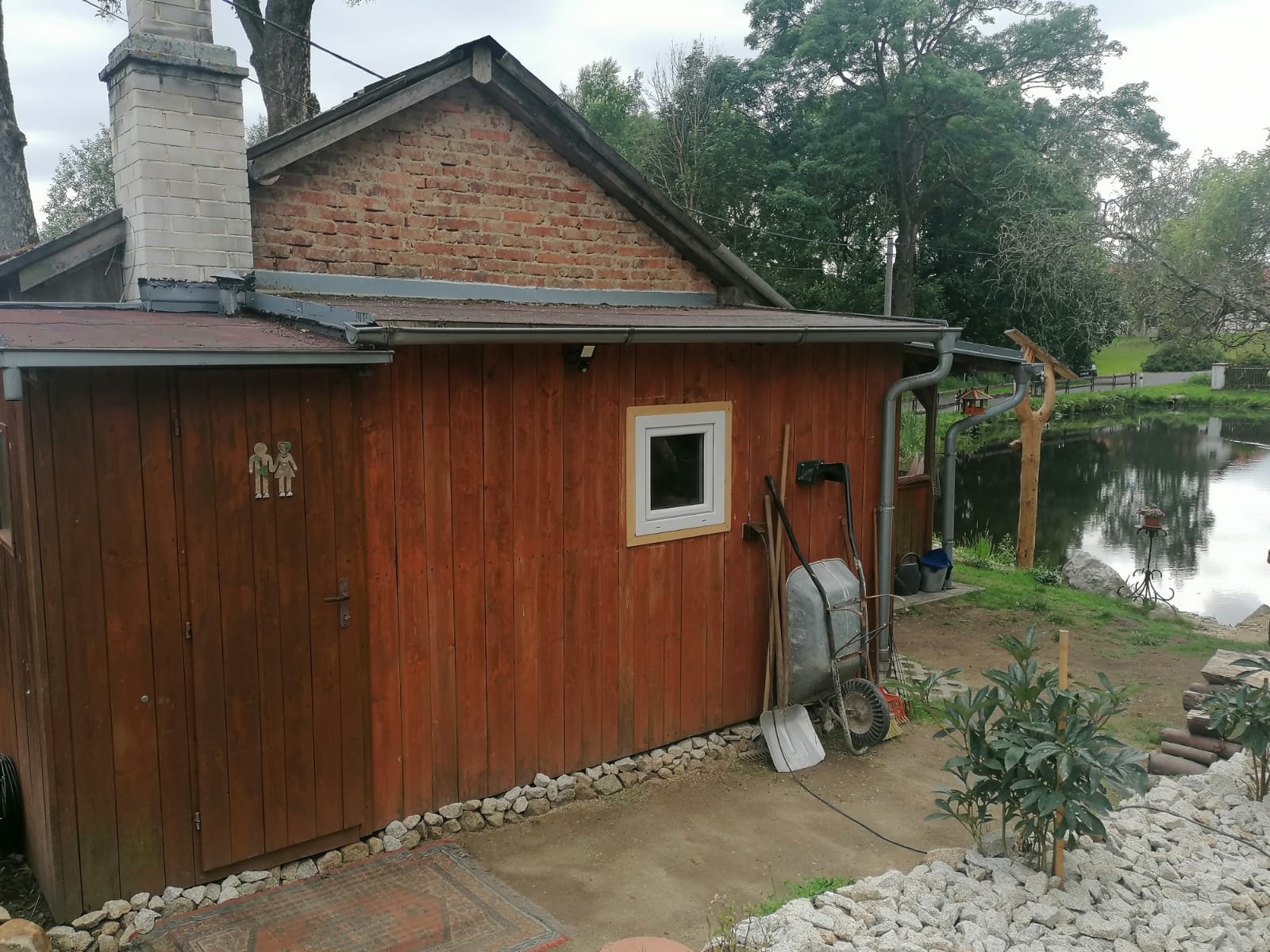 Hasičárna u rybníka