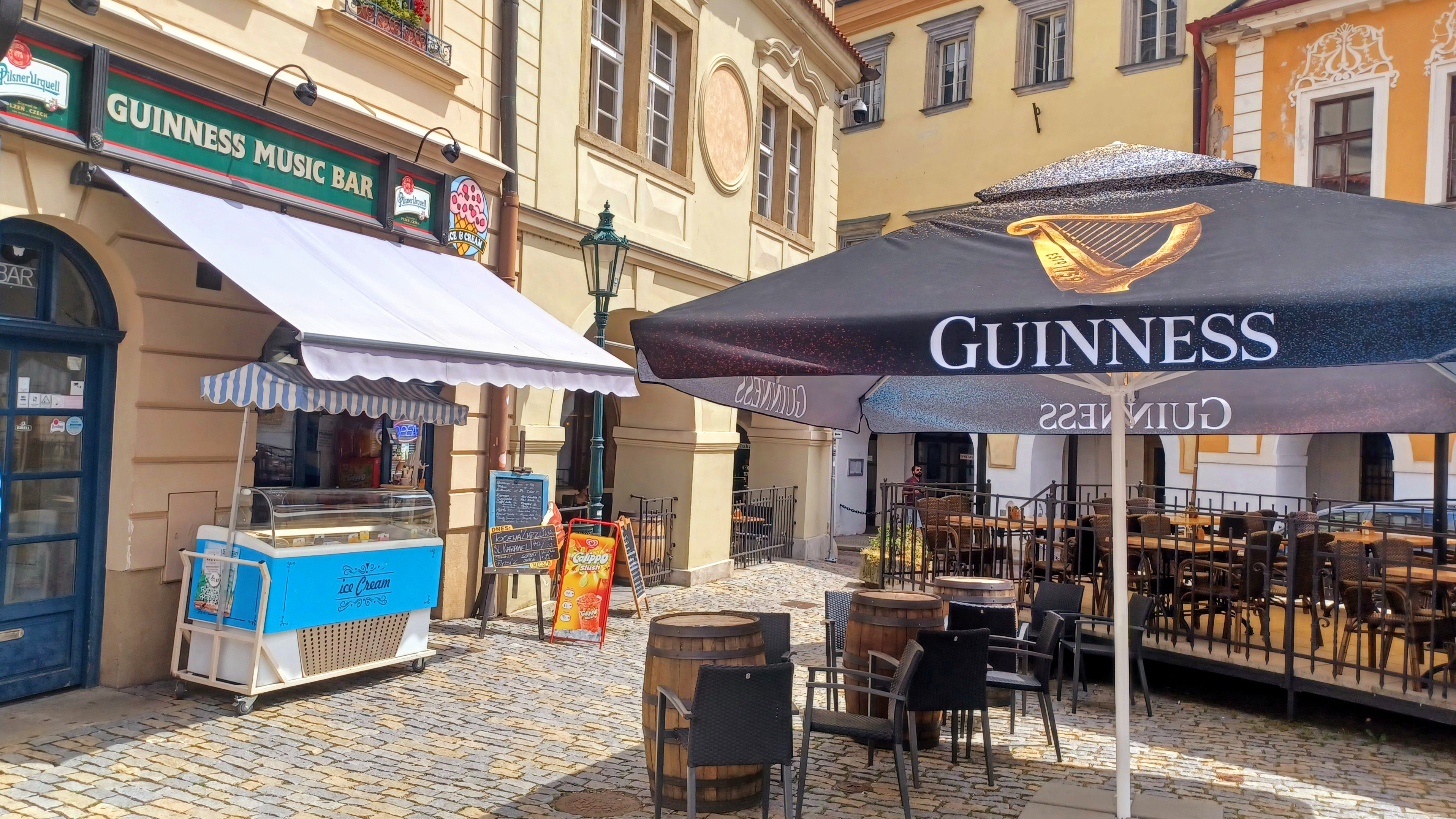 GUINNESS MUSIC BAR foto 4