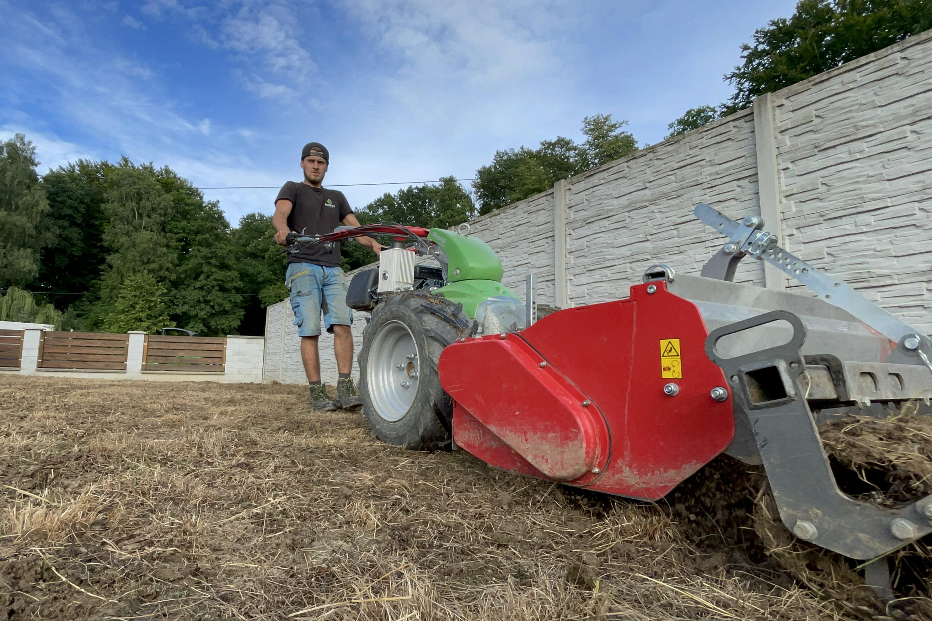 Zakládání trávníků a realizace zahrad - KaposGreen