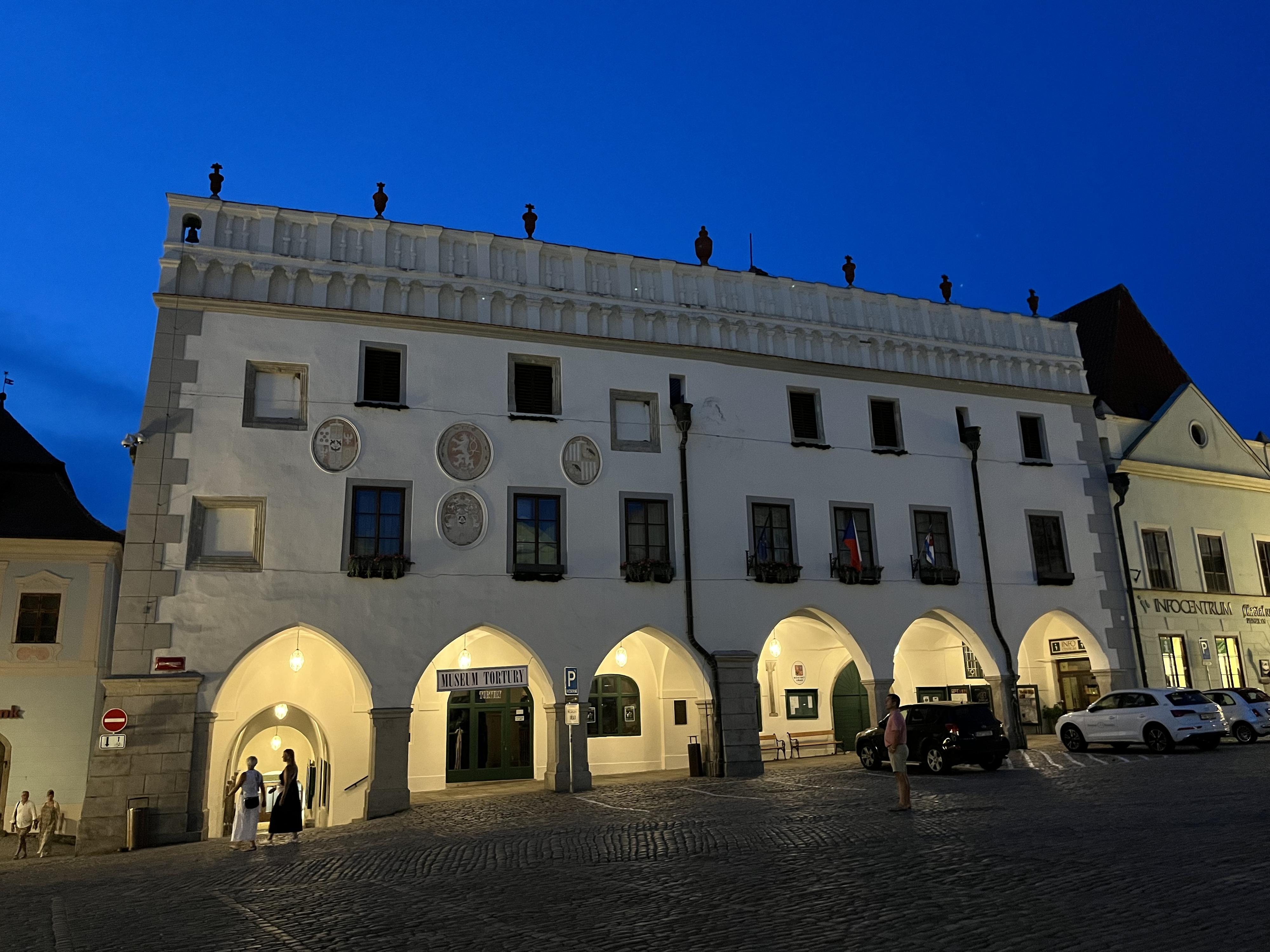 Český Krumlov - městský úřad radnice foto 6