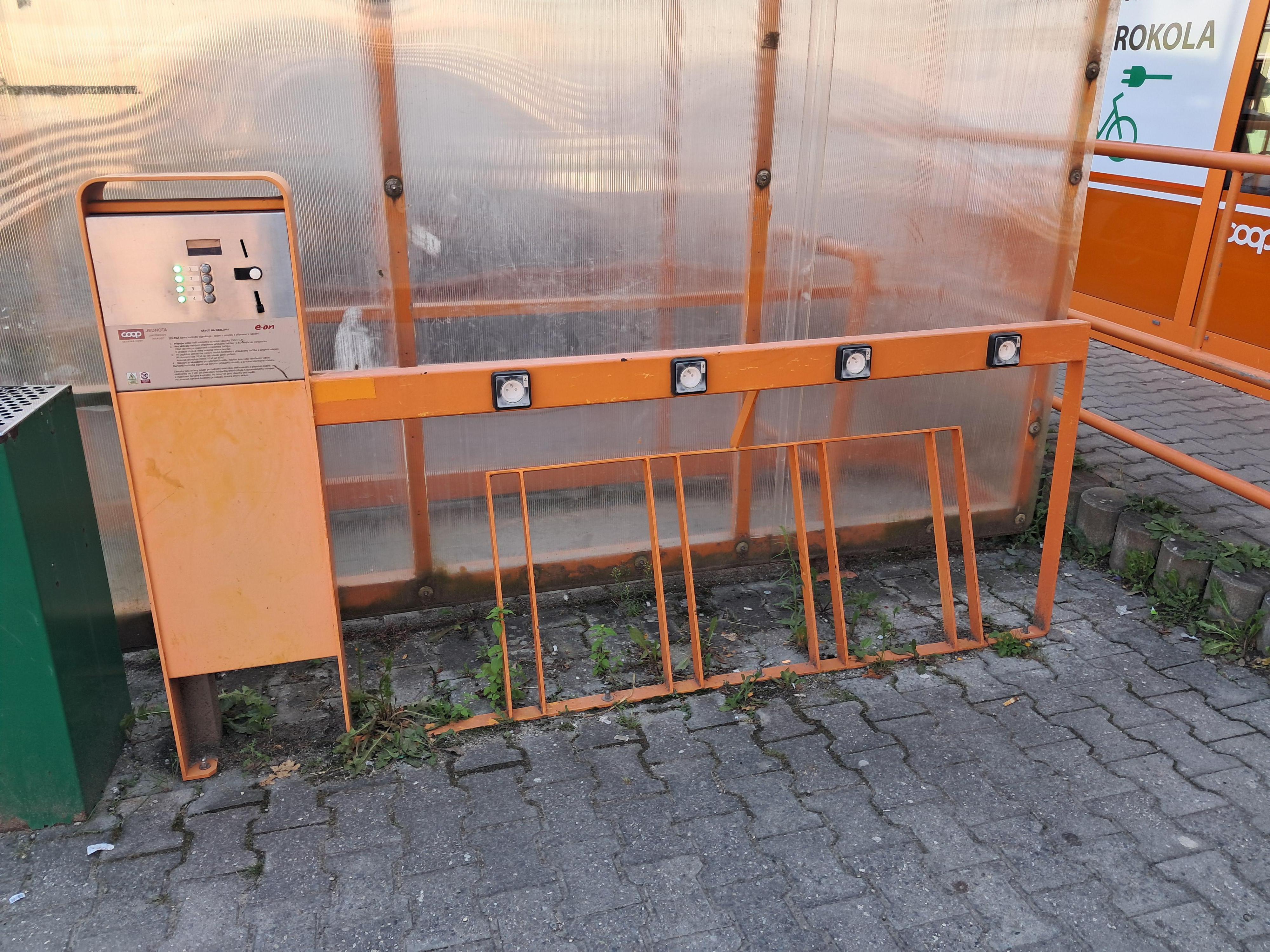 Nabíjecí stanice COOP