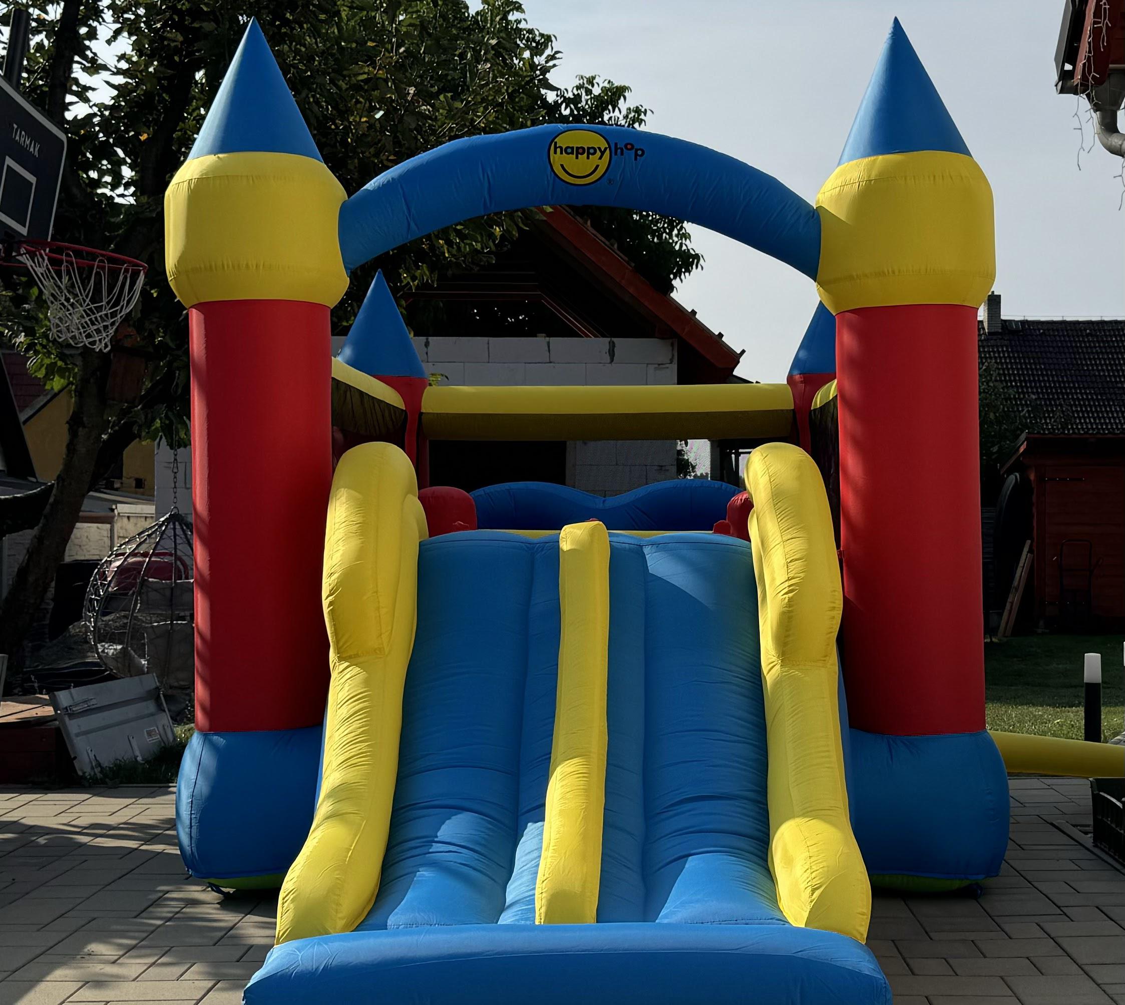 Pronájem nafukovacího zábavného centra