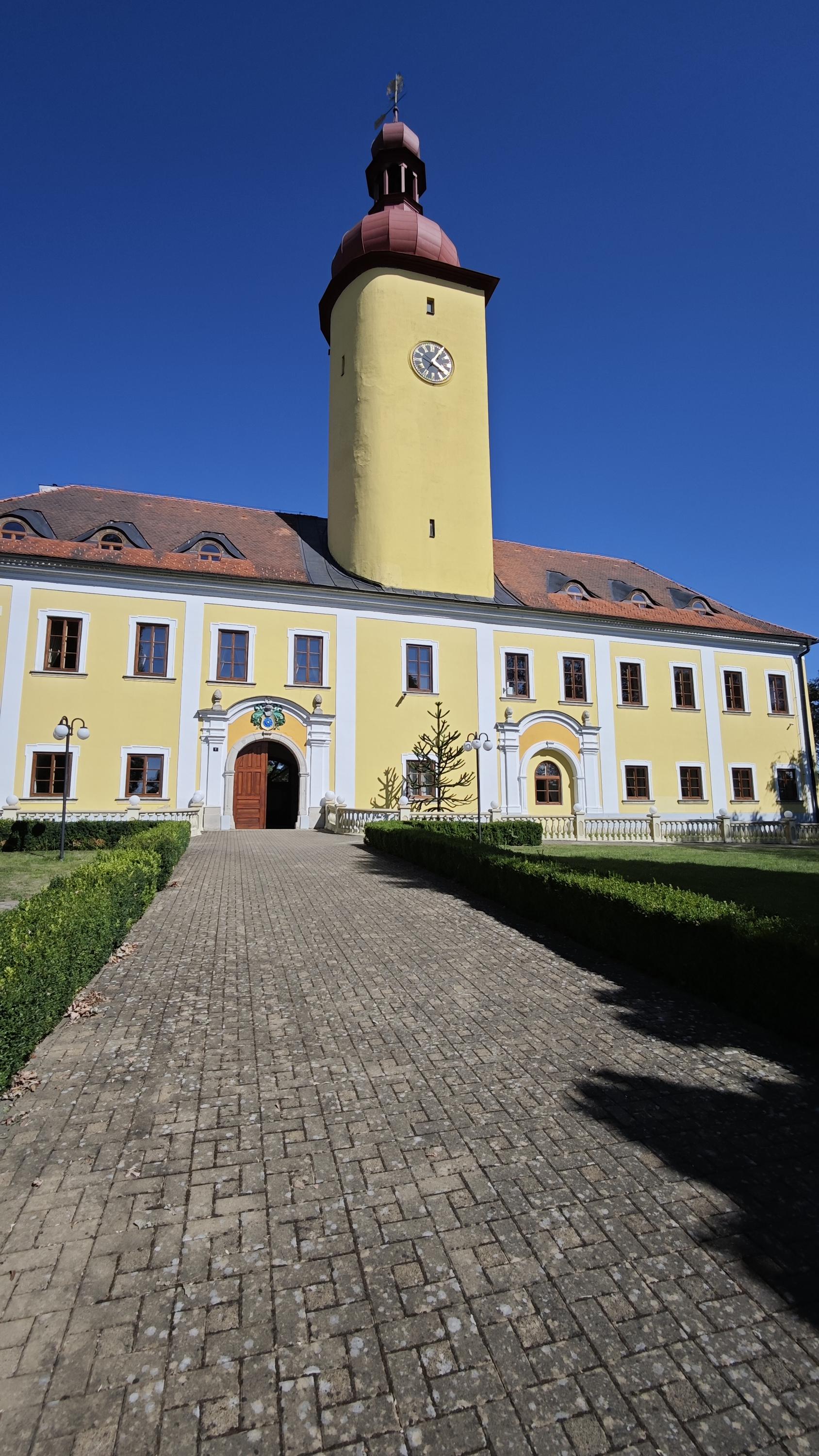 Zámek Stráž nad Nežárkou foto 6