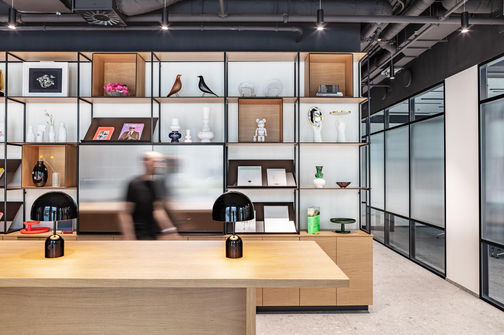 Scott.Weber Workspace – Churchill foto 1