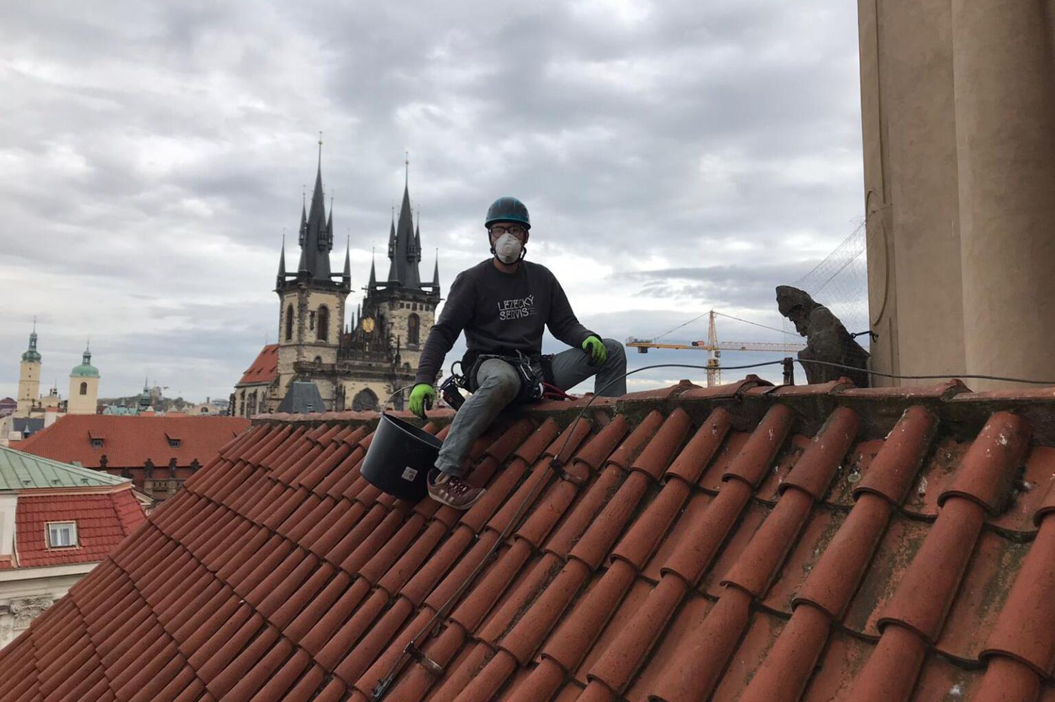 Jarní čištění okapů