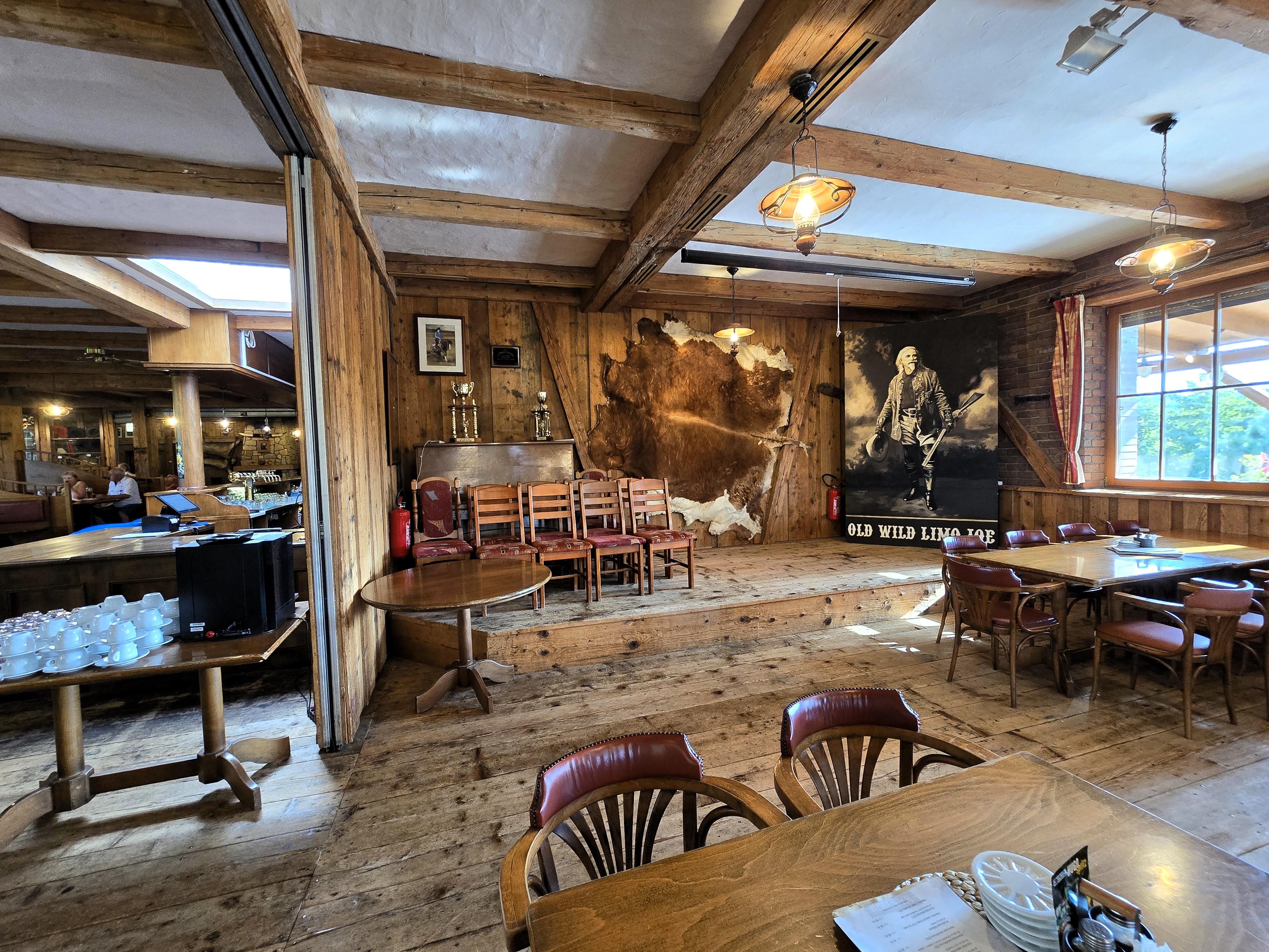 Restaurace Saloon foto 2