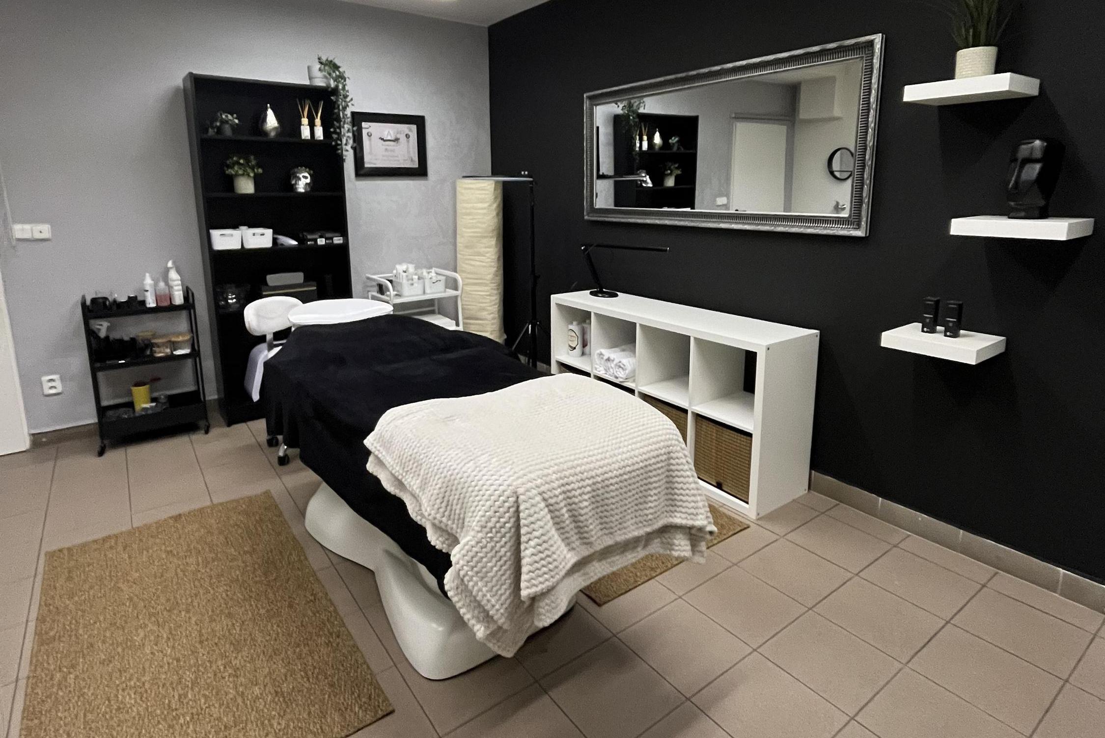VENICA Cosmetic Studio