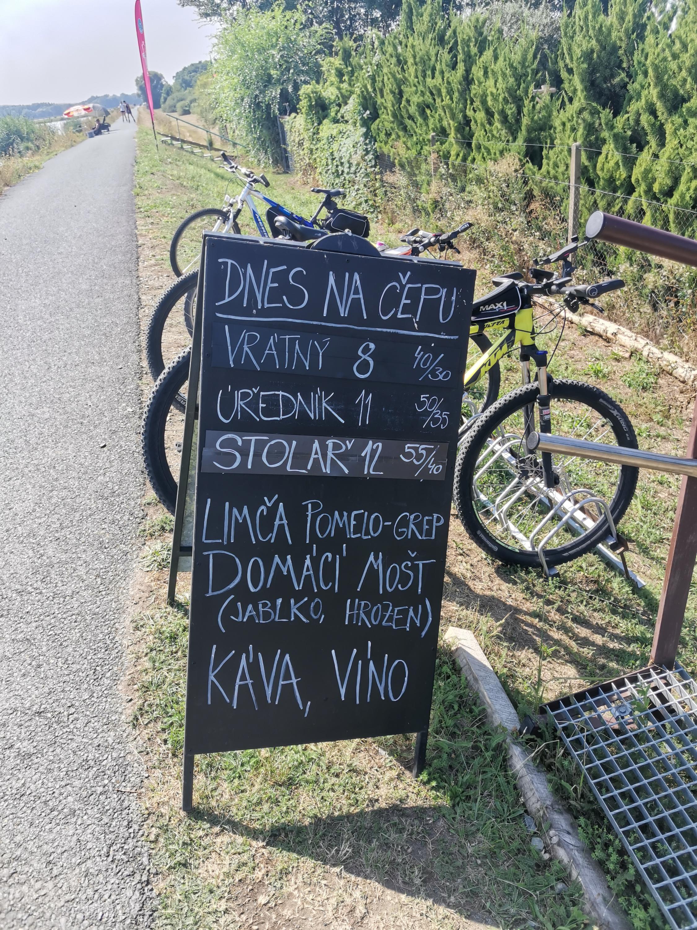 Pivní zahrádka Pod hrází foto 4