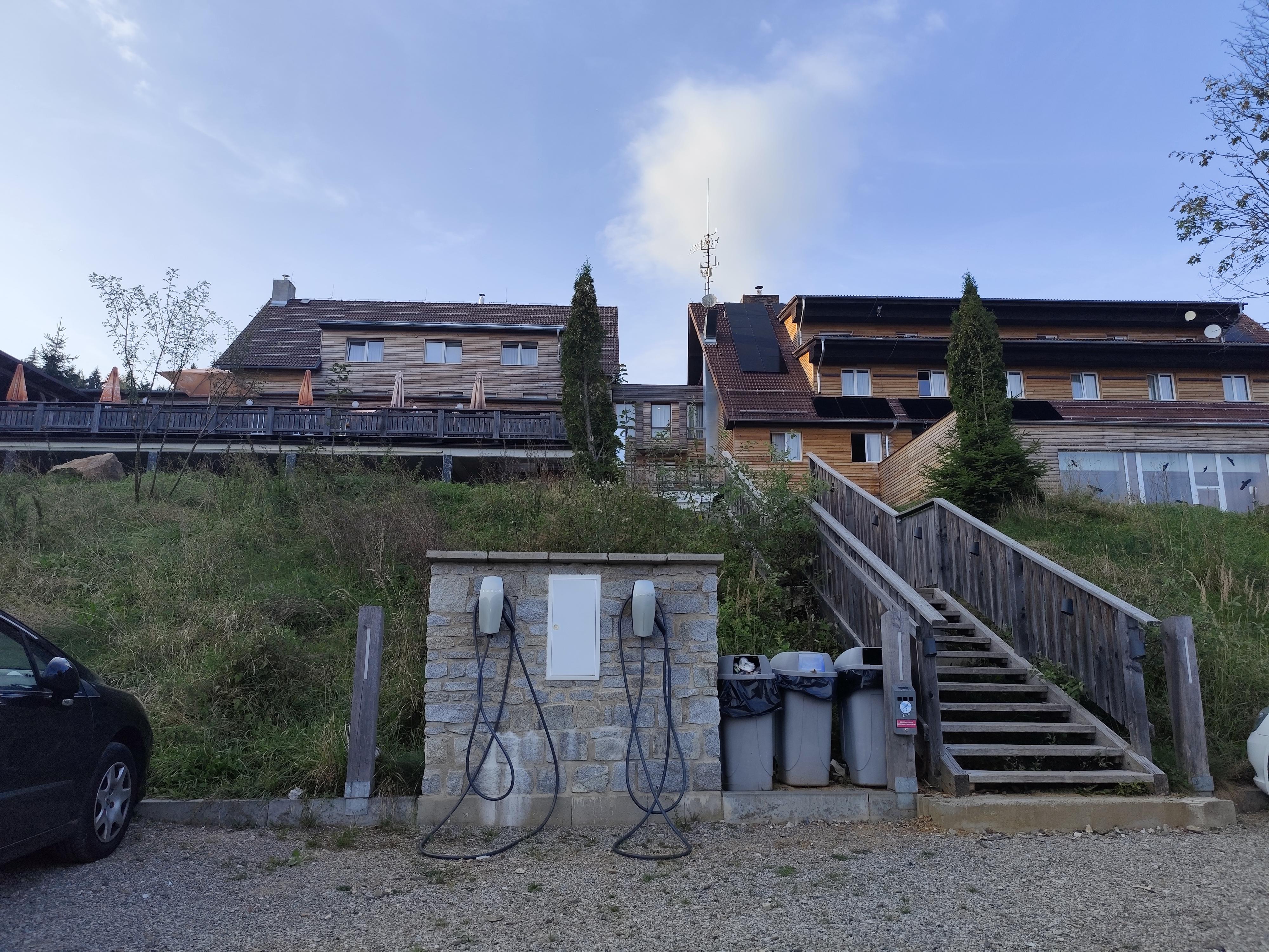 Hotel Kristian - nabíjecí stanice