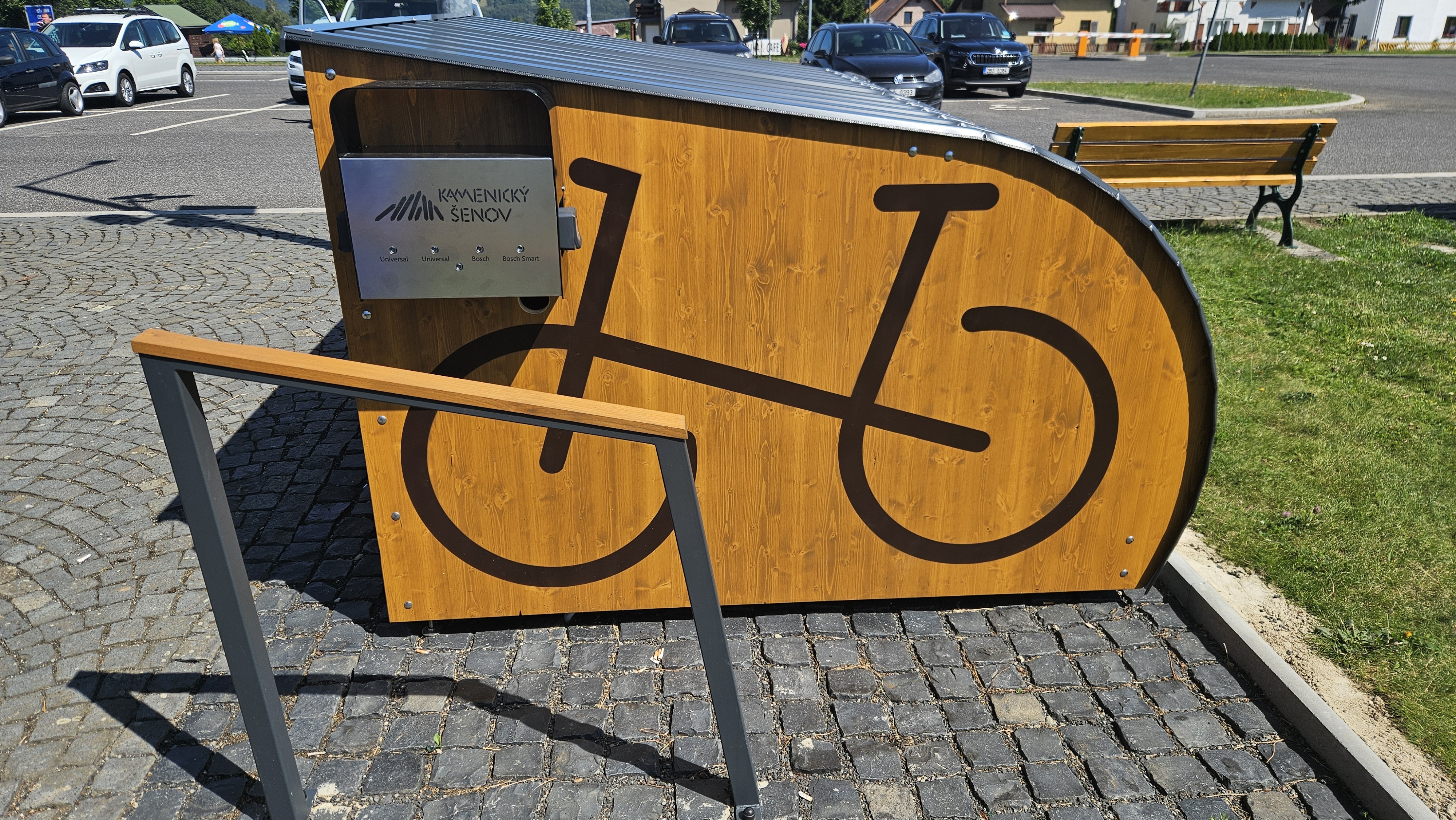 Nabíjecí stanice Město Kamenický Šenov, Cykloboxy na Parkovišti u Panské skály