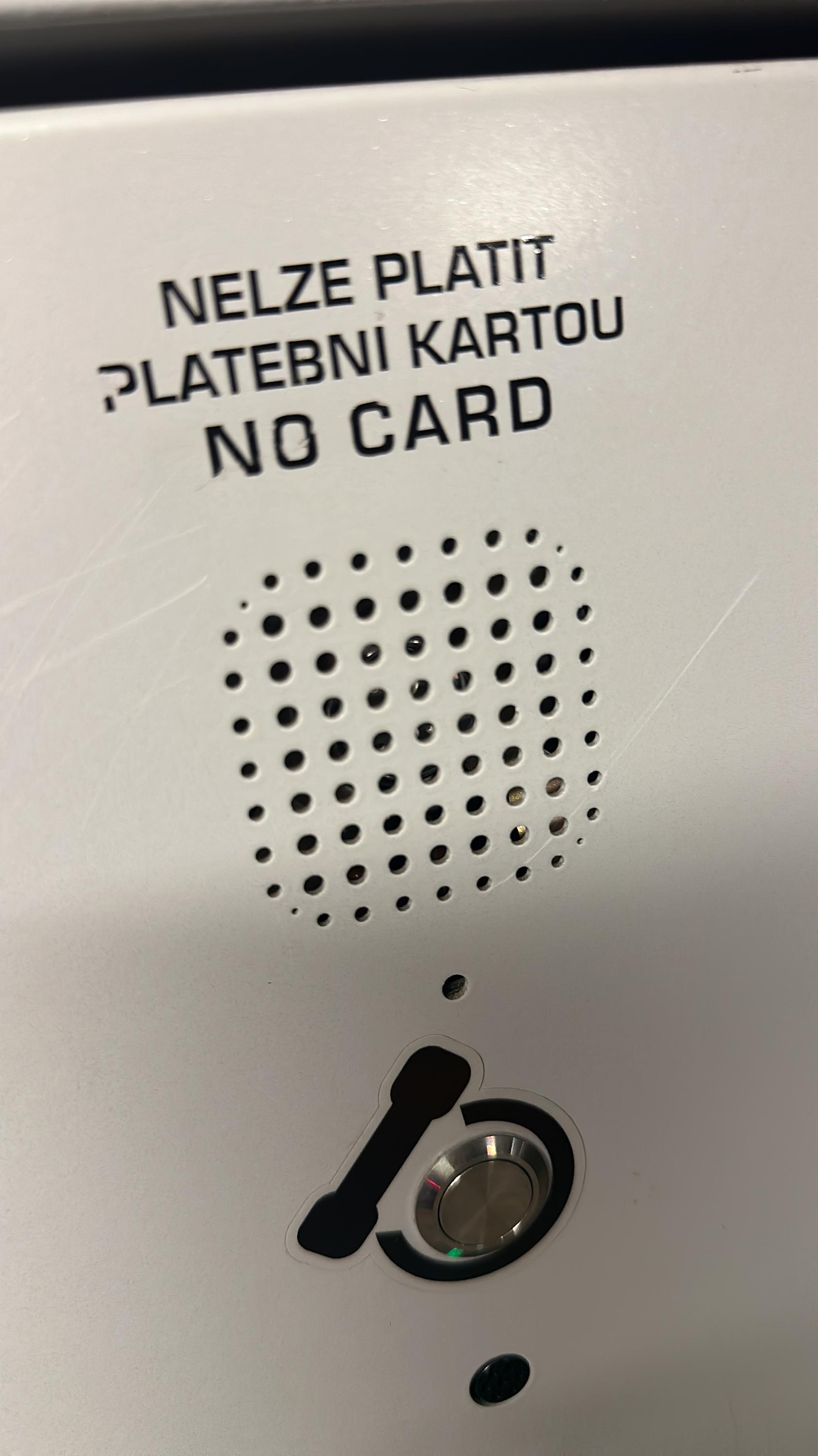 Kryté parkoviště Koželužská foto 2