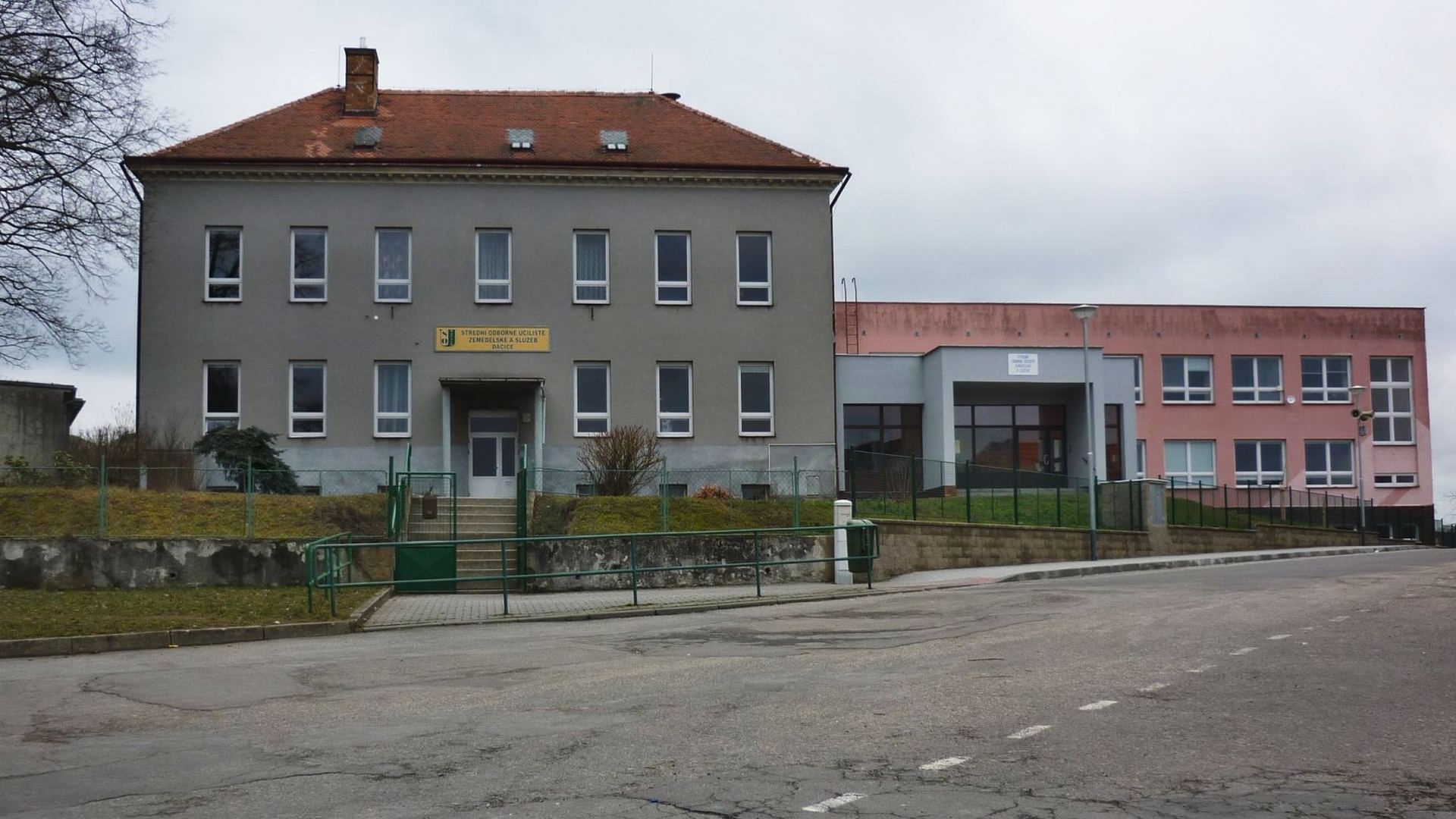 Střední odborné učiliště zemědělské a služeb, Dačice, nám. Republiky 86 foto 1