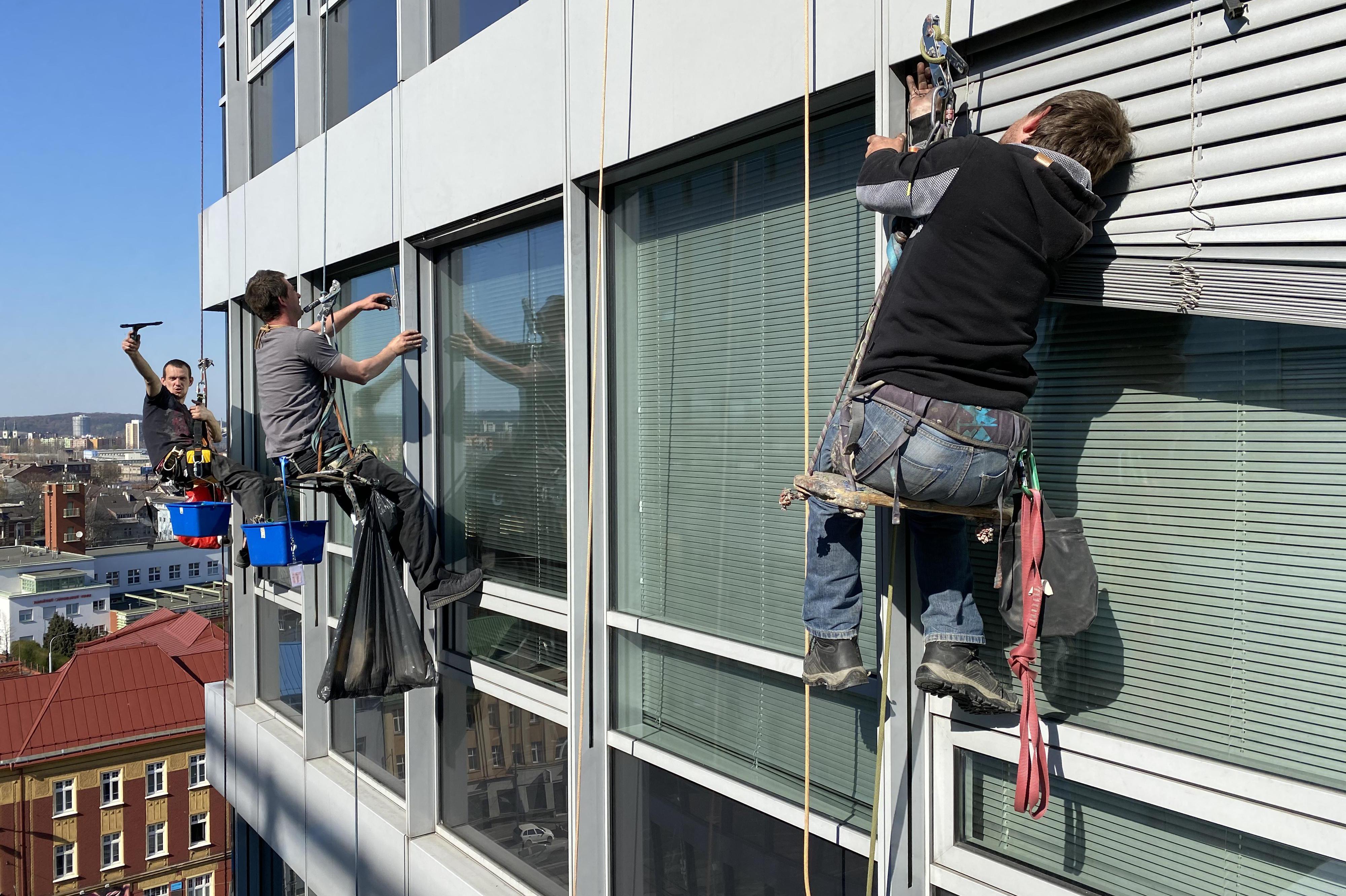 Výškové práce Páv