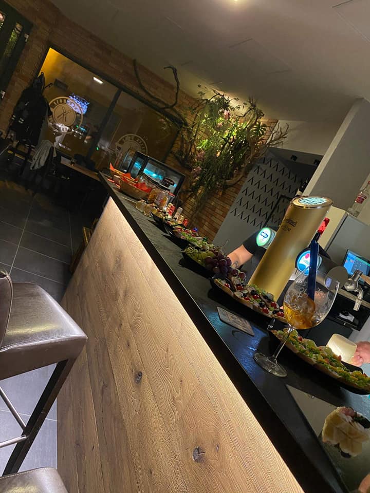 Black rose barber cafe