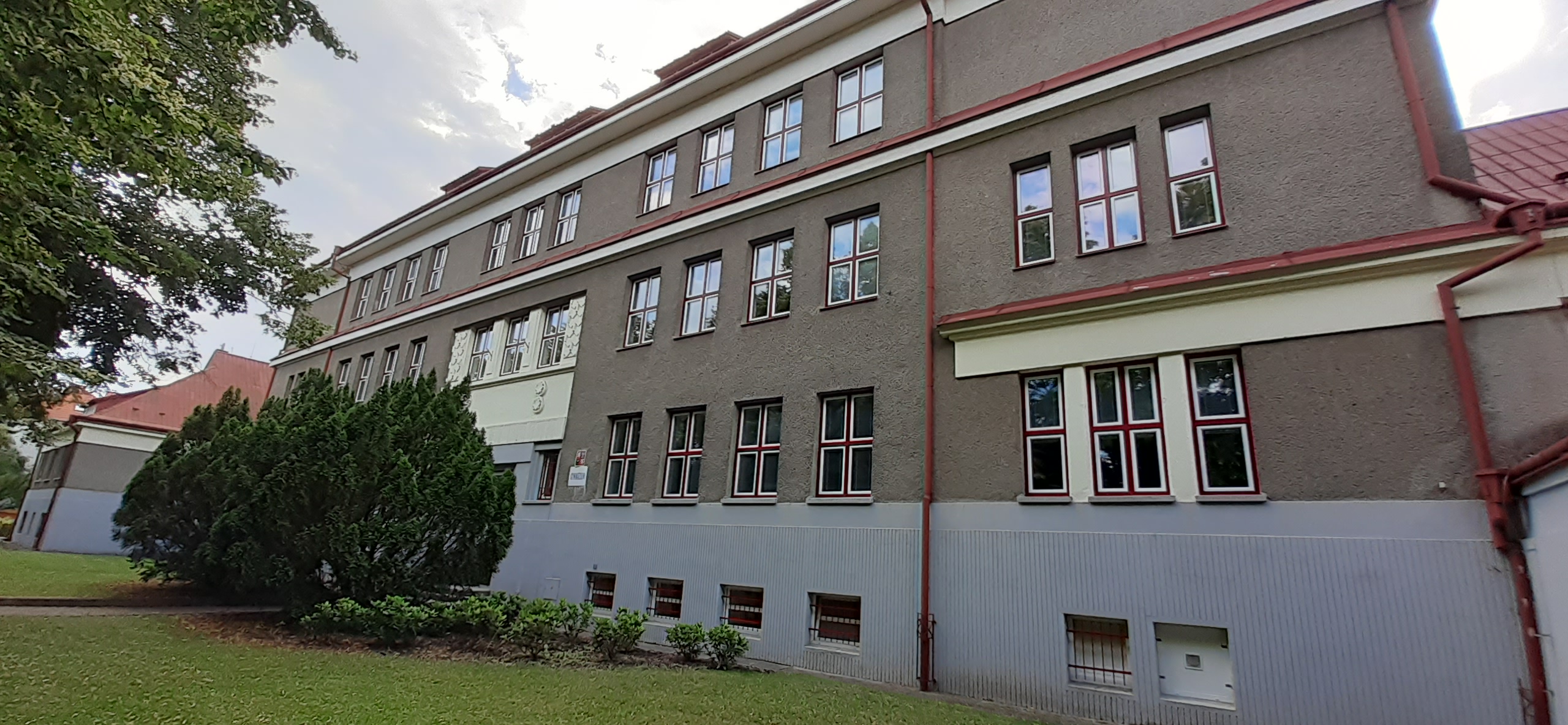 Gymnázium Josefa Kainara, Hlučín, p.o. foto 3