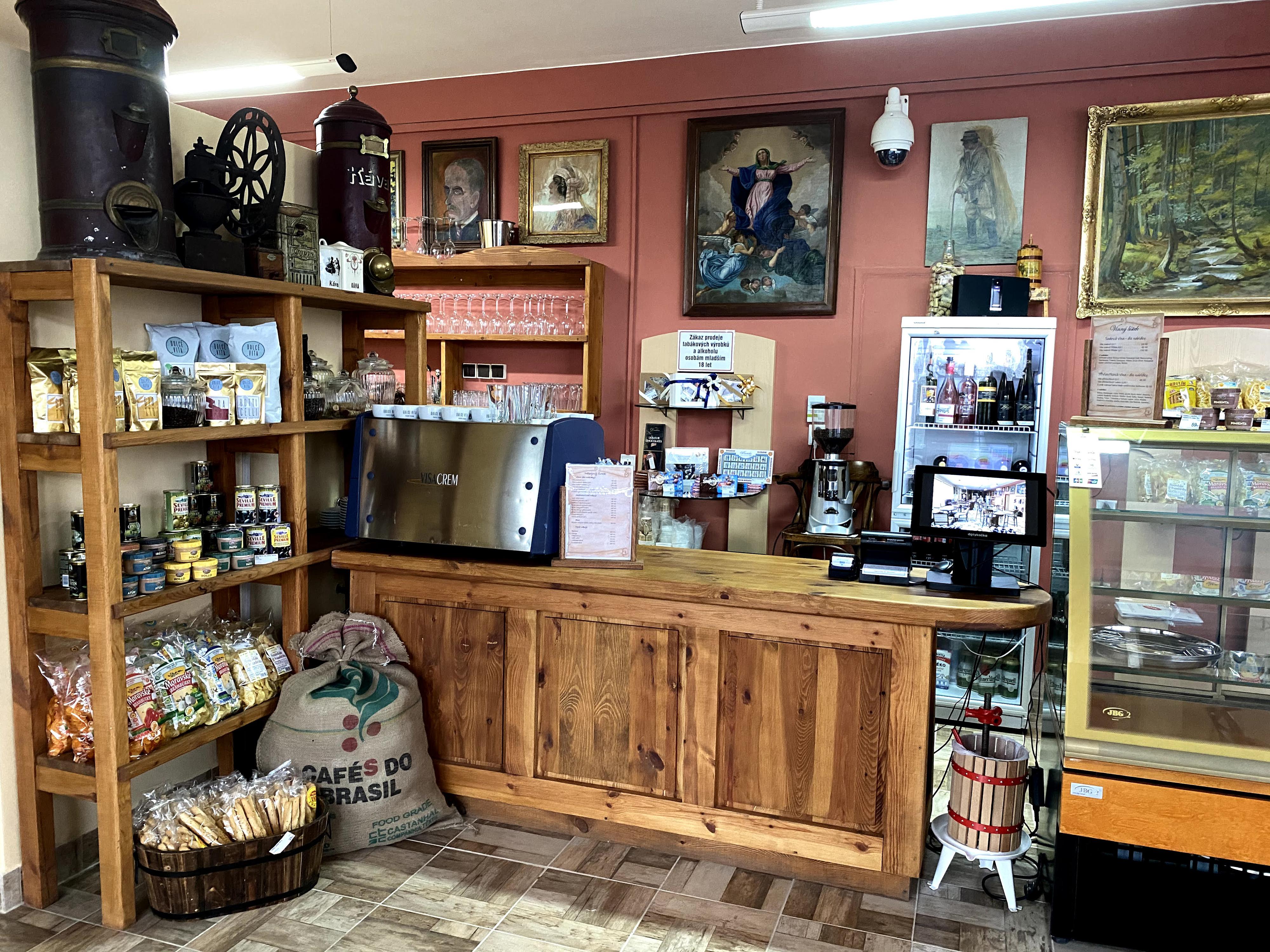 Vinotéka ZLATÁ VÍNA foto 2