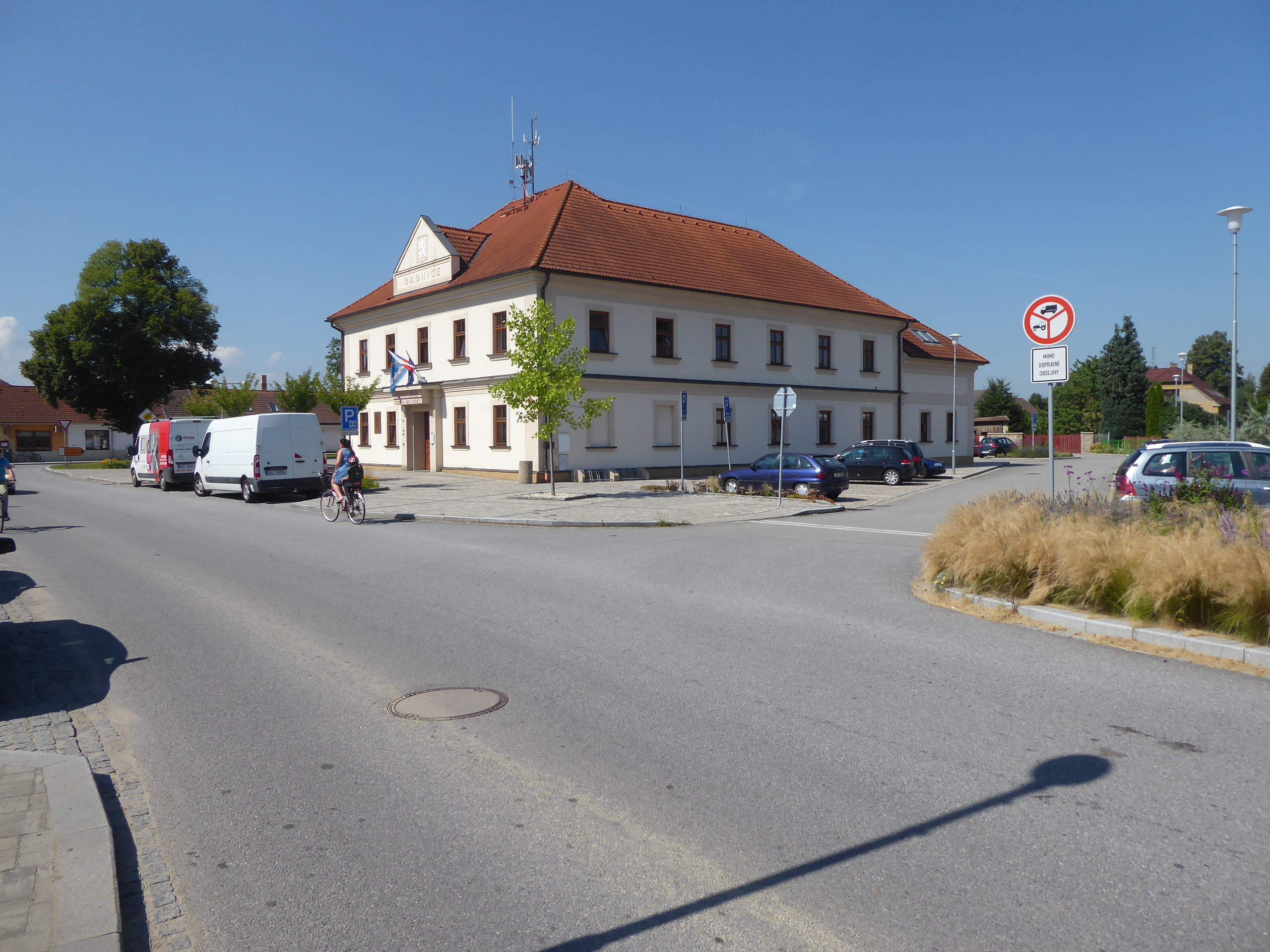 Suchdol nad Lužnicí - městský úřad foto 2