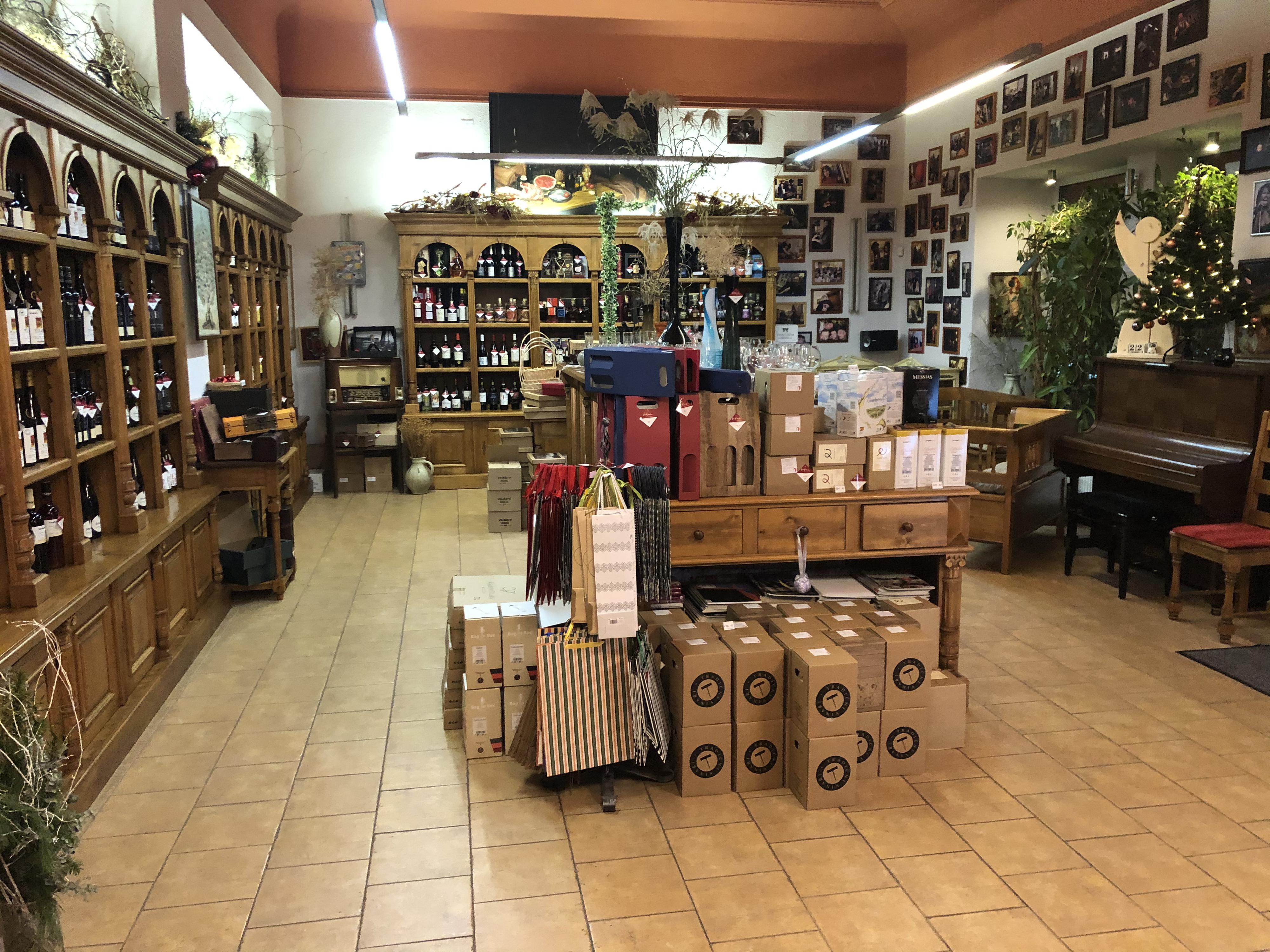 Vinotéka a Galerie Kotýnek foto 2