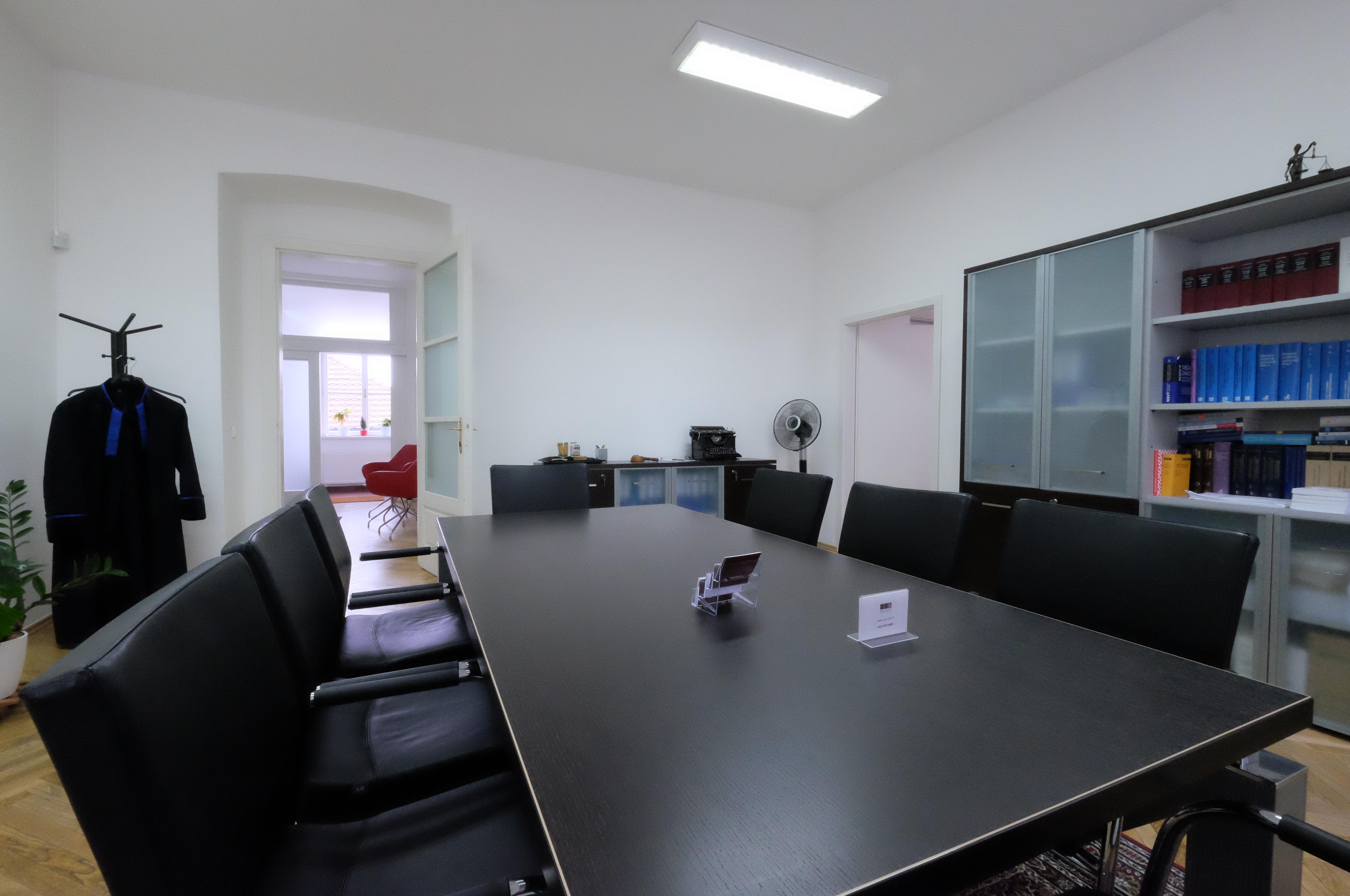 JUDr. Tomáš HÁNDL, advokát