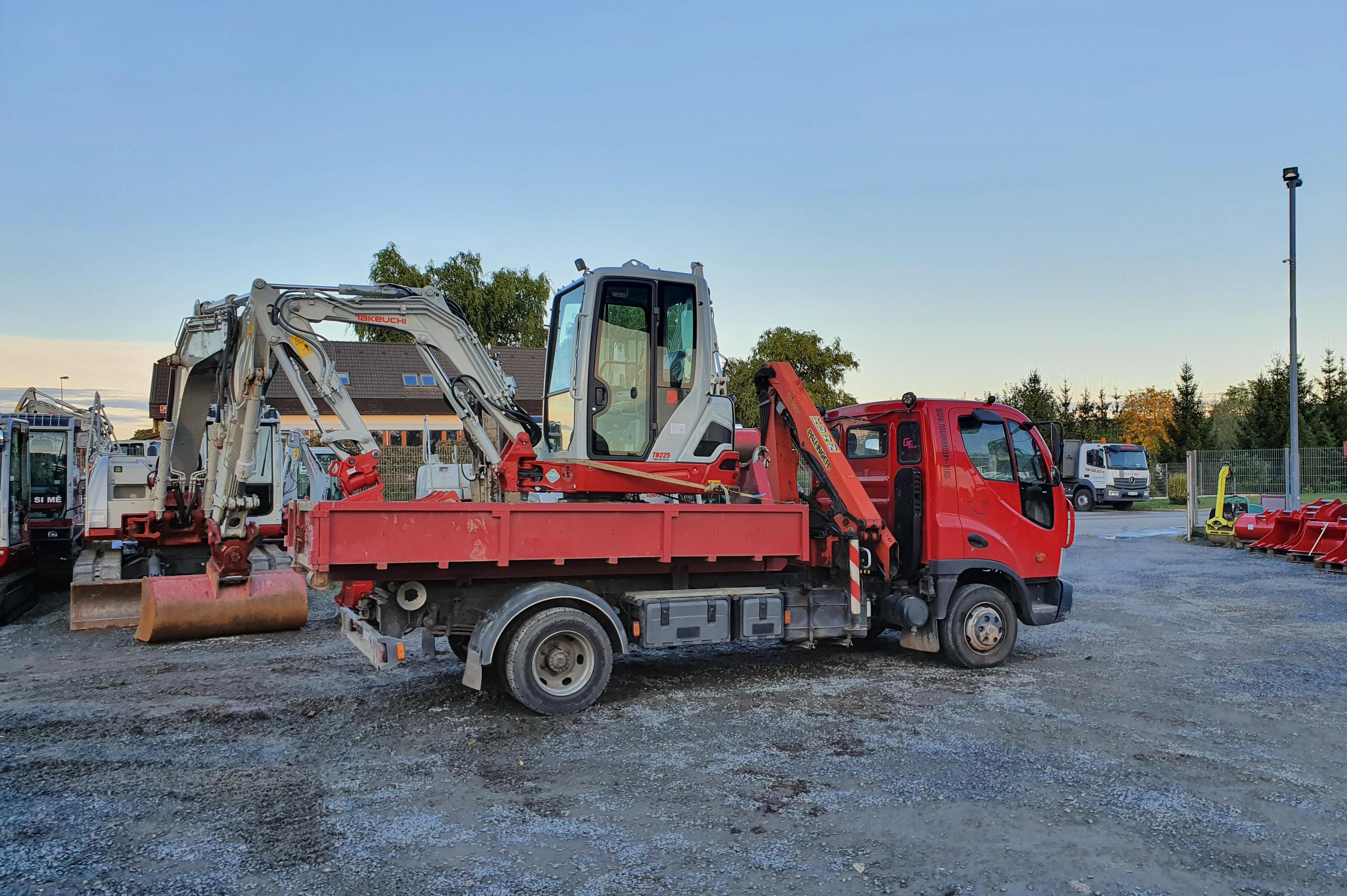 Elektromontáže, zemní práce, kovovýroba - Radek Dopita