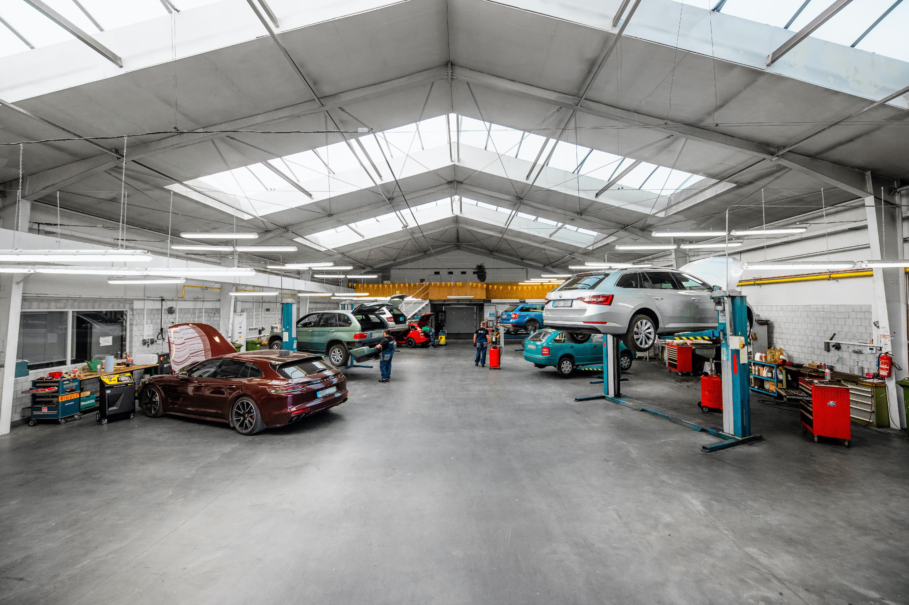 Mayer's Auto Bobrava