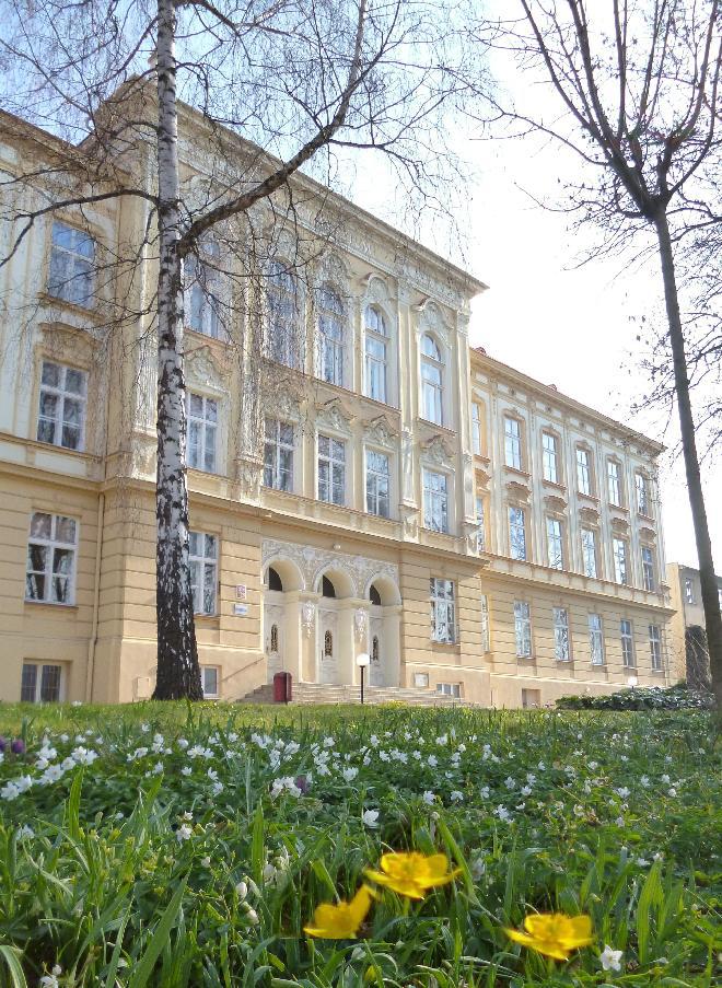 Gymnázium a Obchodní akademie Bučovice foto 2