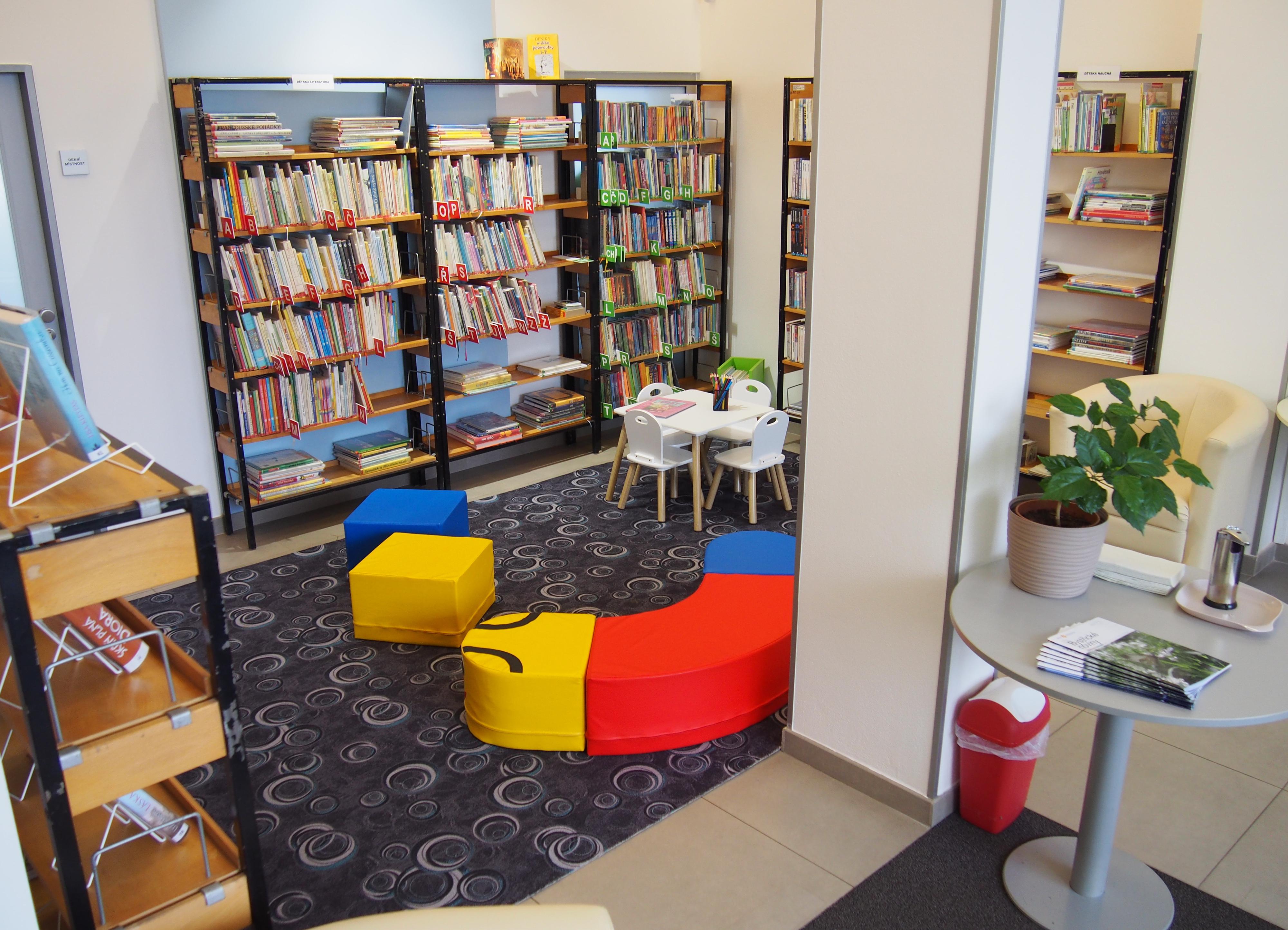 Veřejná knihovna Jaromíra Balcárka ve Velké Bystřici foto 4