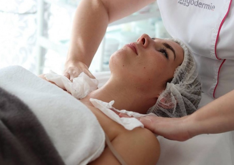 Kosmetická škola Evolution Beauty Institute foto 3