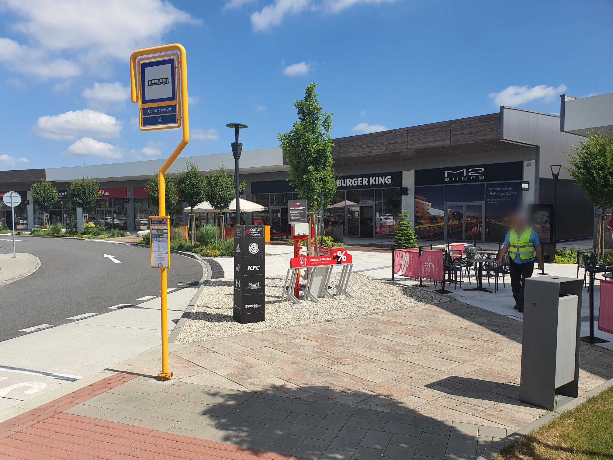 Nabíjecí stanice Outlet Arena Moravia foto 3
