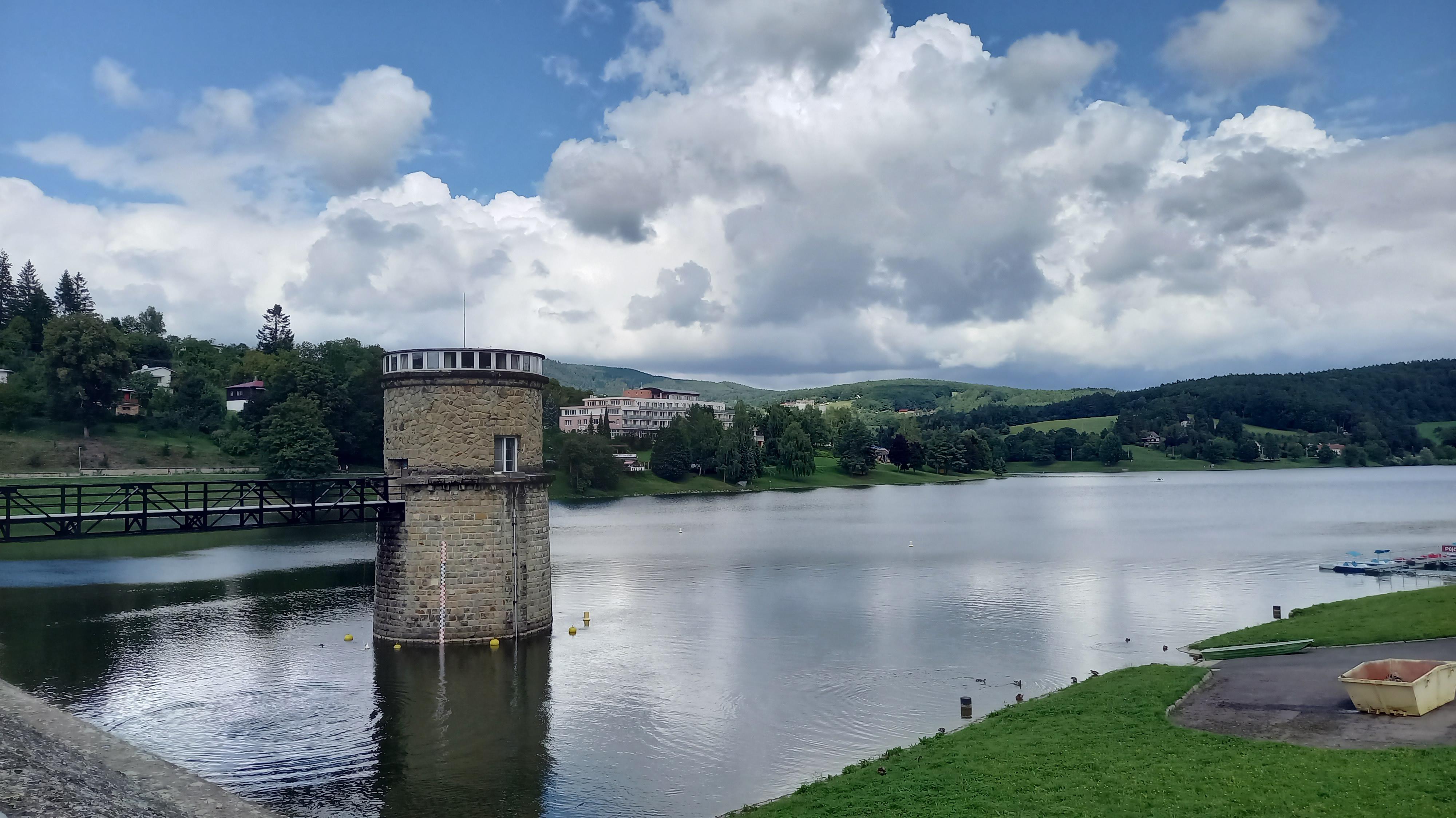 Půjčovna lodiček a šlapadel v. n. Luhačovice foto 4
