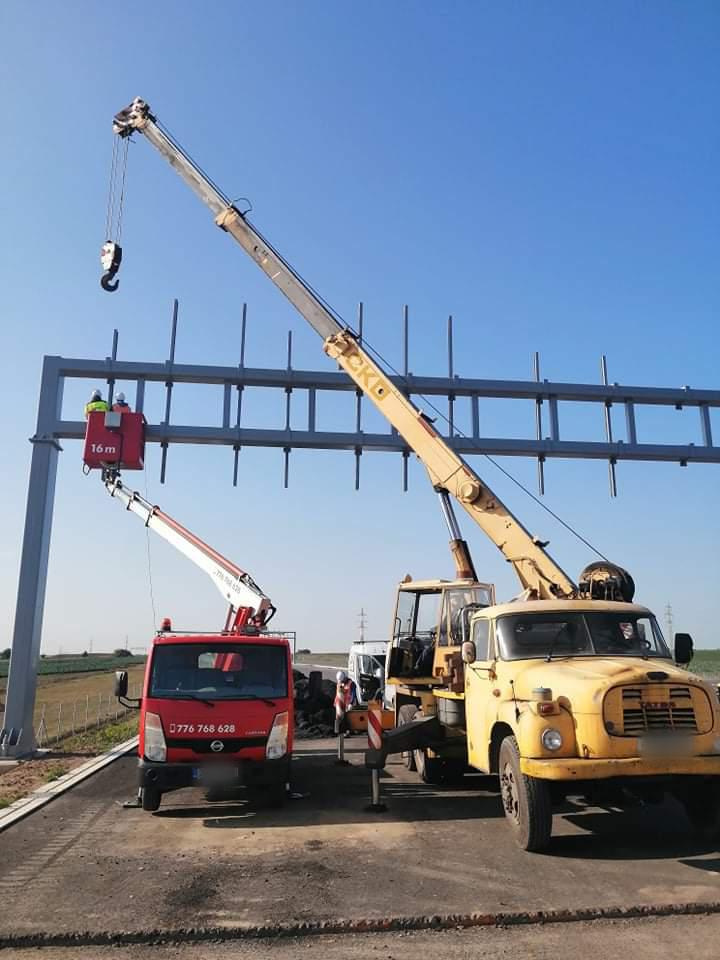 Pronájem plošin - Chmelař foto 3