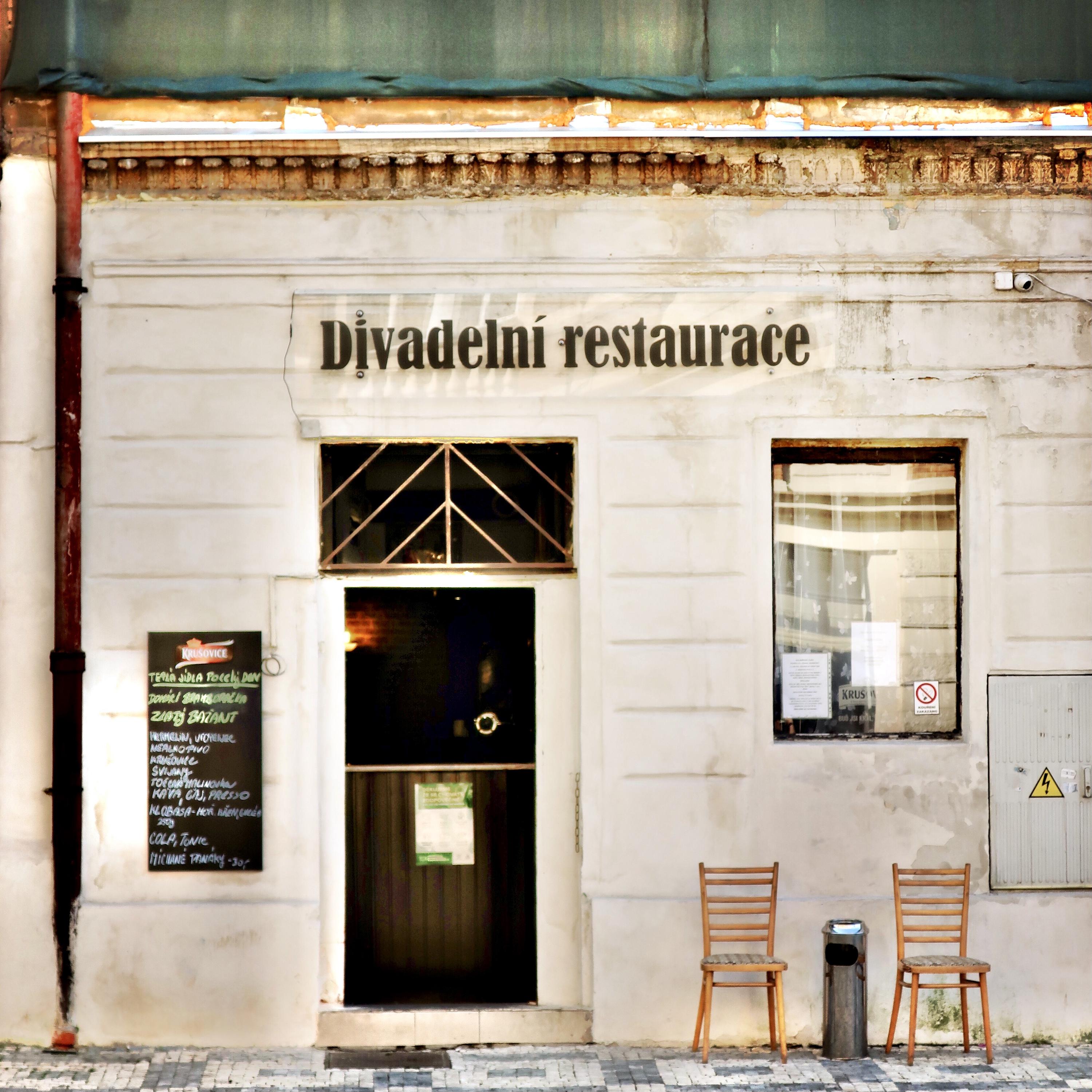Divadelní restaurace foto 1