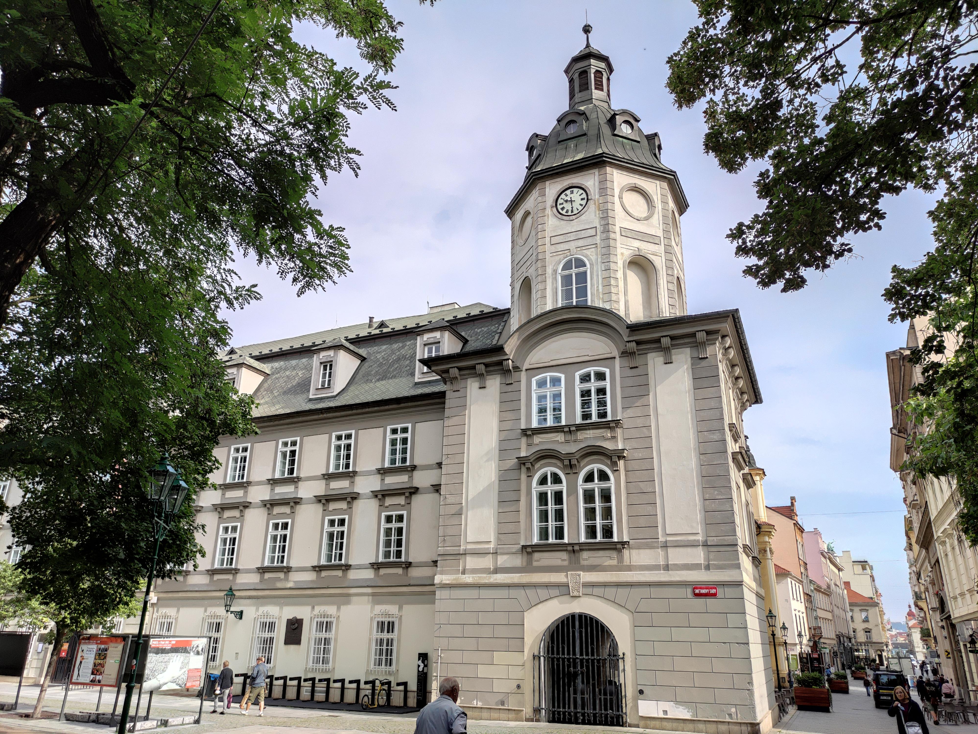 Studijní a vědecká knihovna Plzeňského kraje foto 4