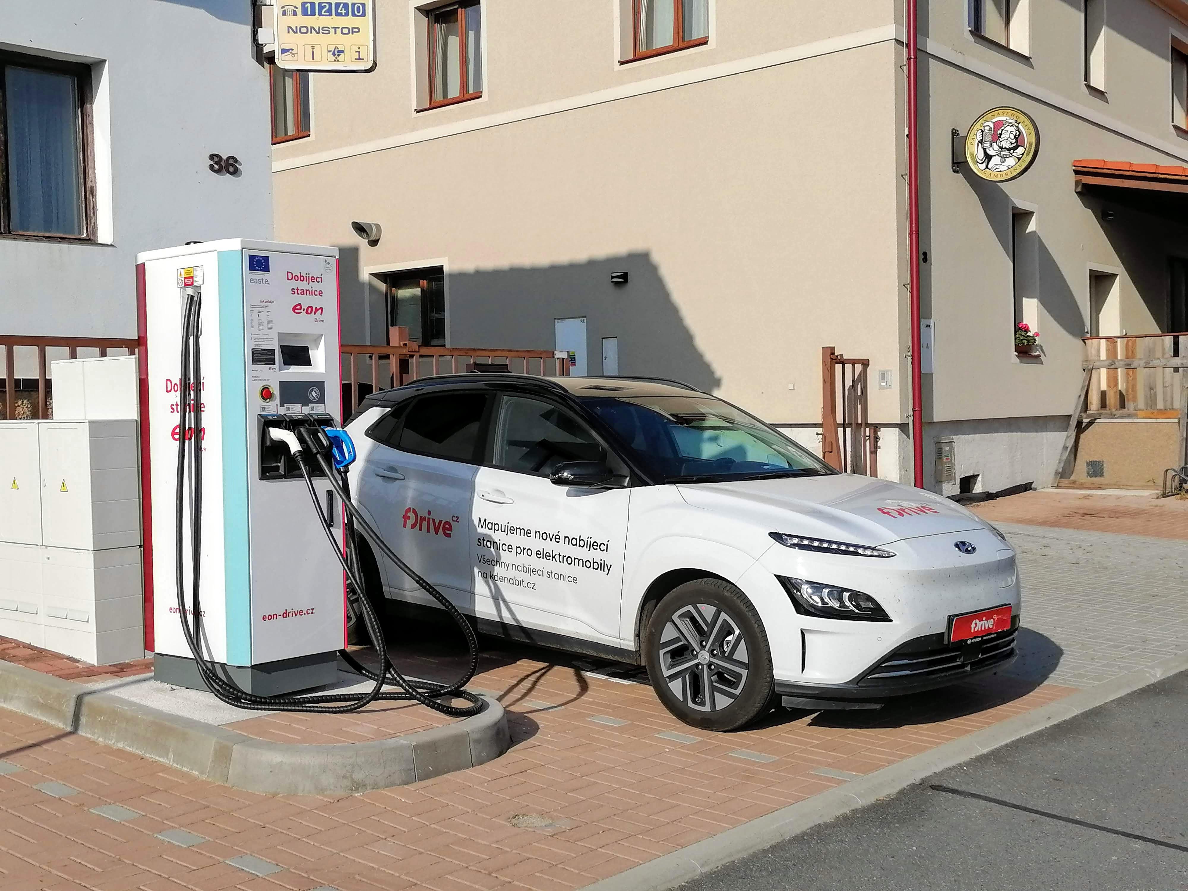 Dobíjecí stanice E.ON Drive