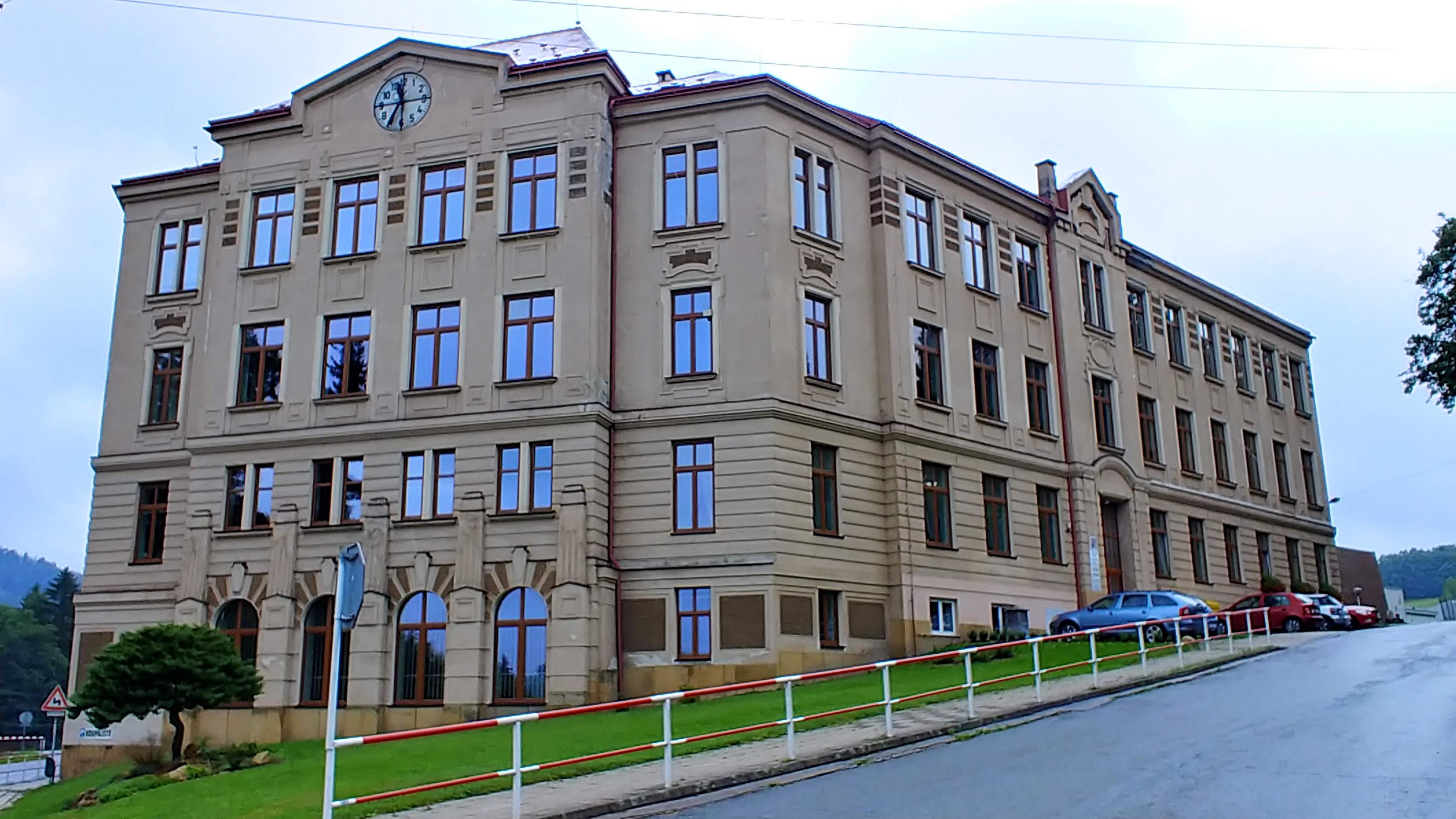 ZŠ a MŠ, Teplice nad Metují foto 3