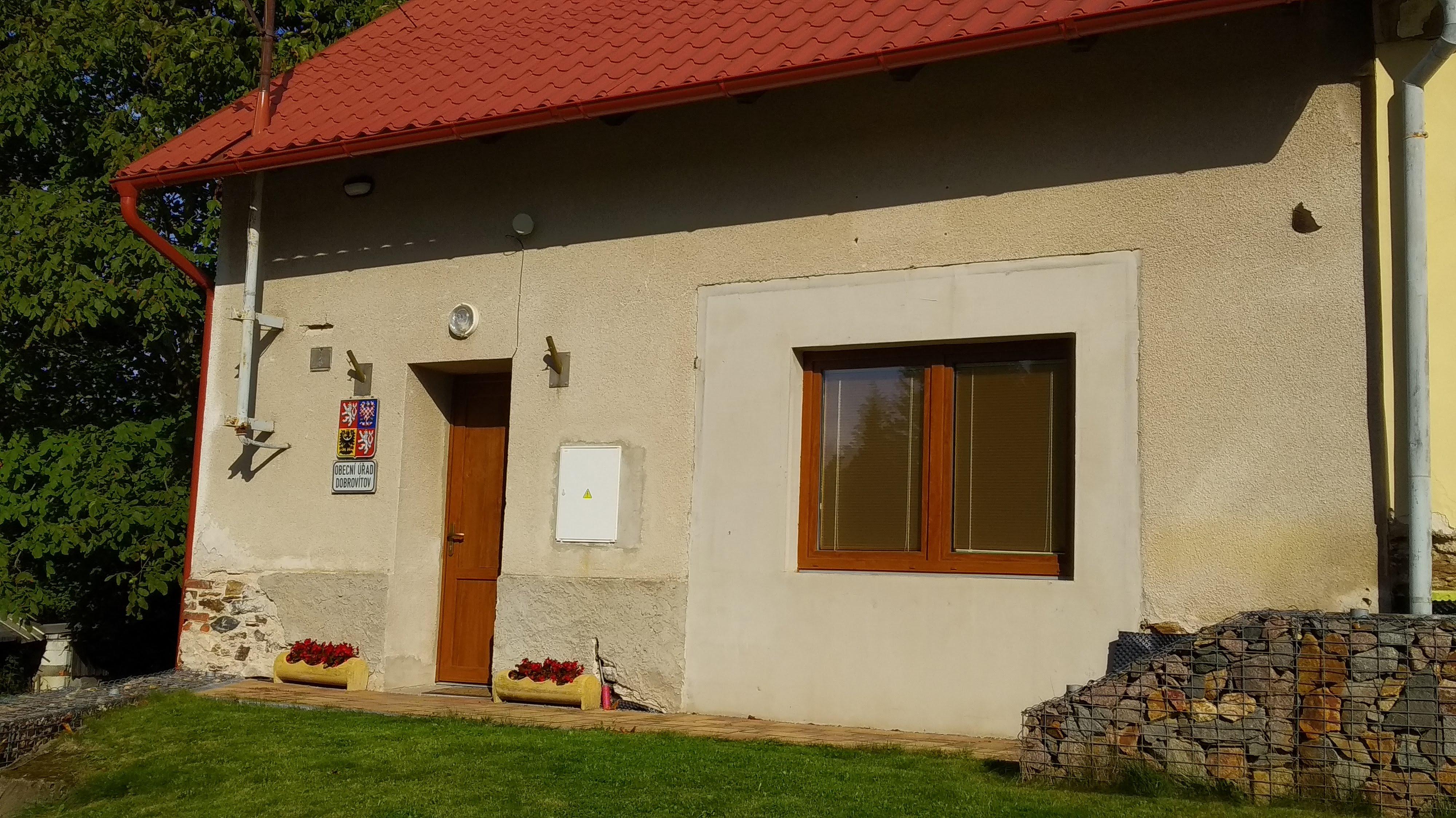 Dobrovítov - obecní úřad foto 2
