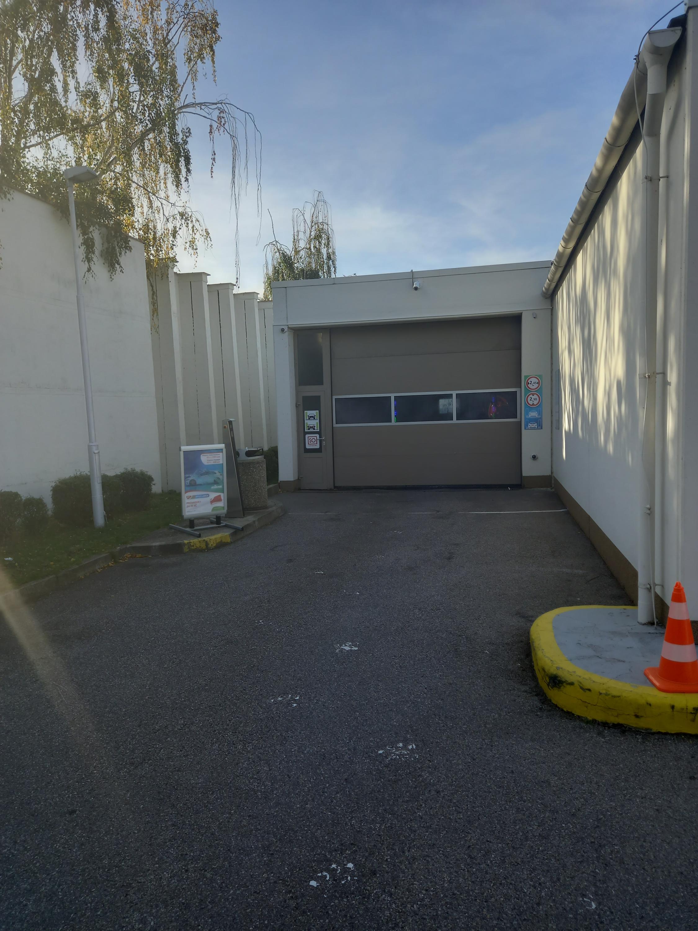 Automyčka MOL foto 2