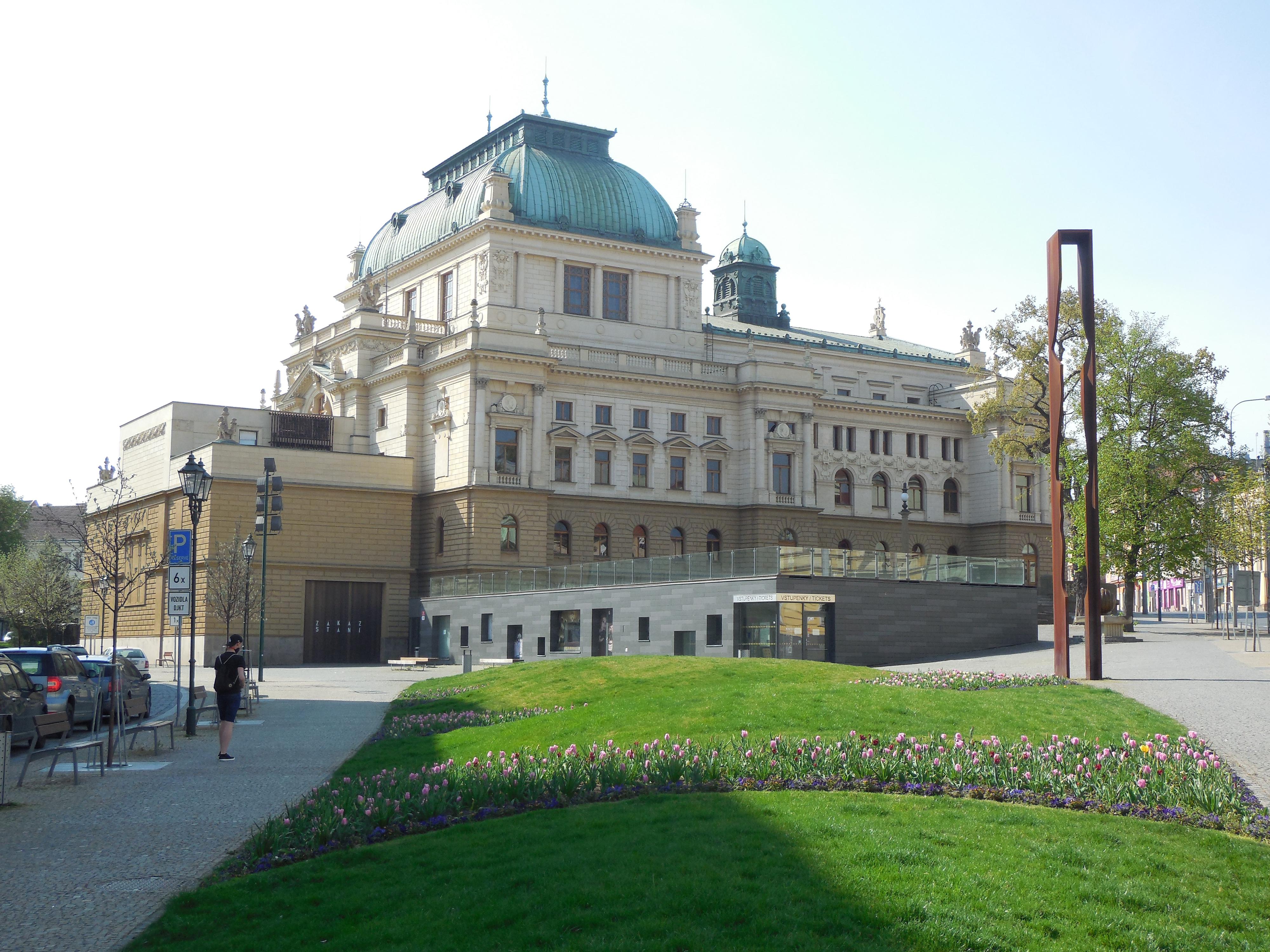 Divadlo J. K. Tyla - Velké divadlo foto 5