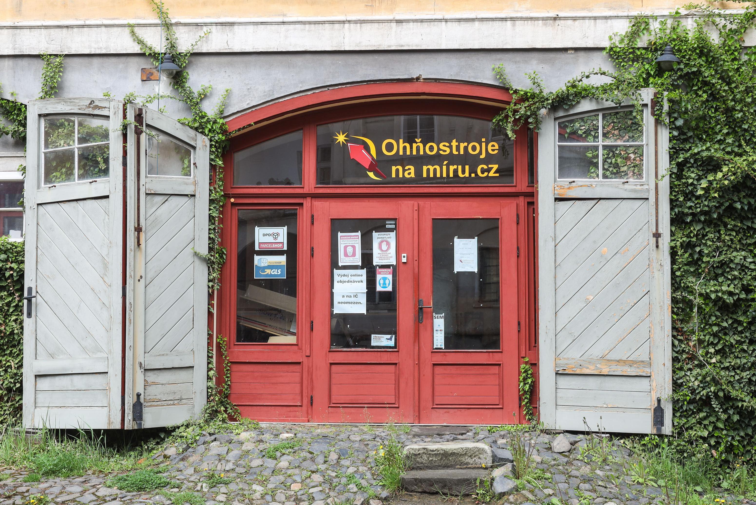 Ohňostroje na míru, v.o.s.