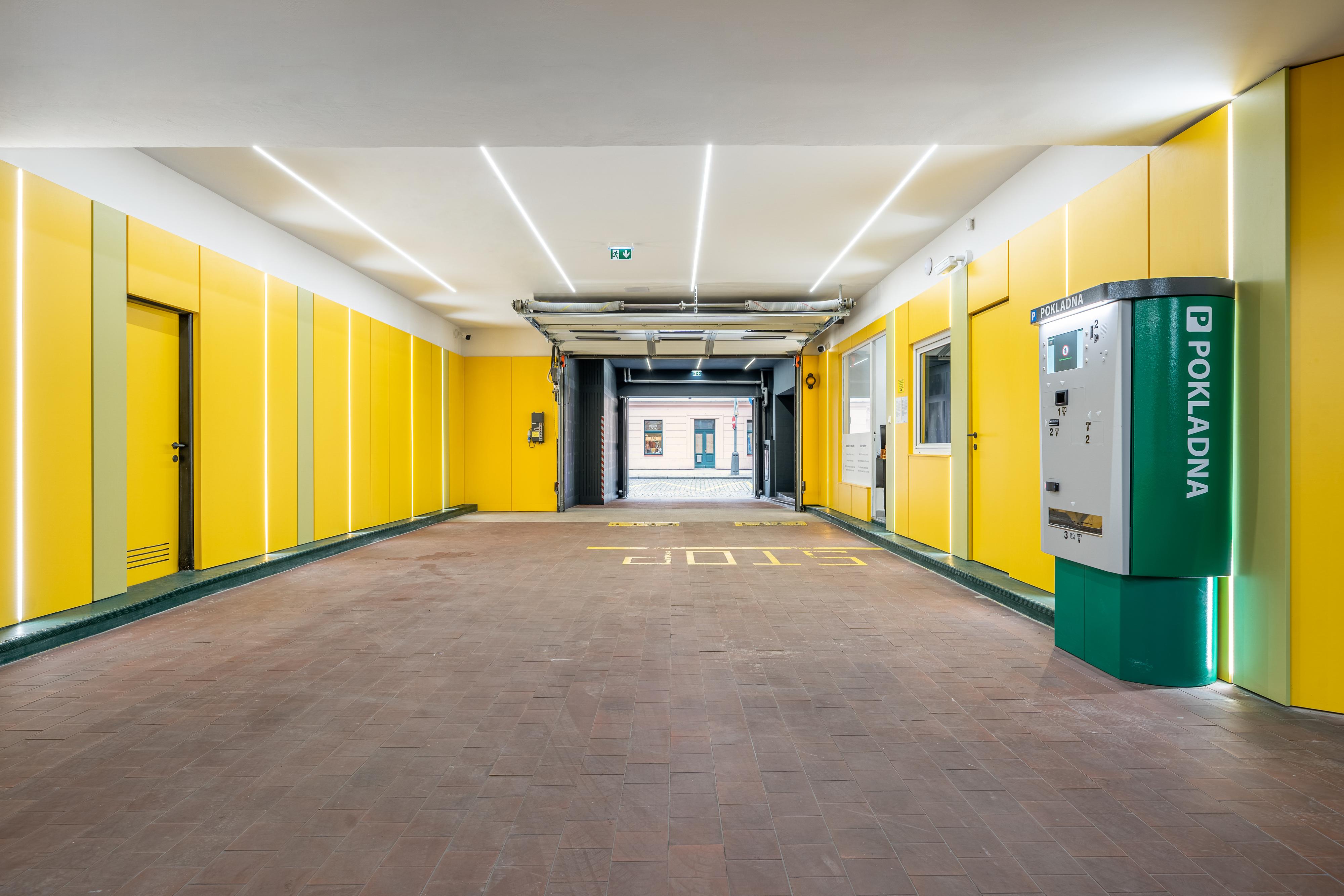 Parking Opletalova foto 4