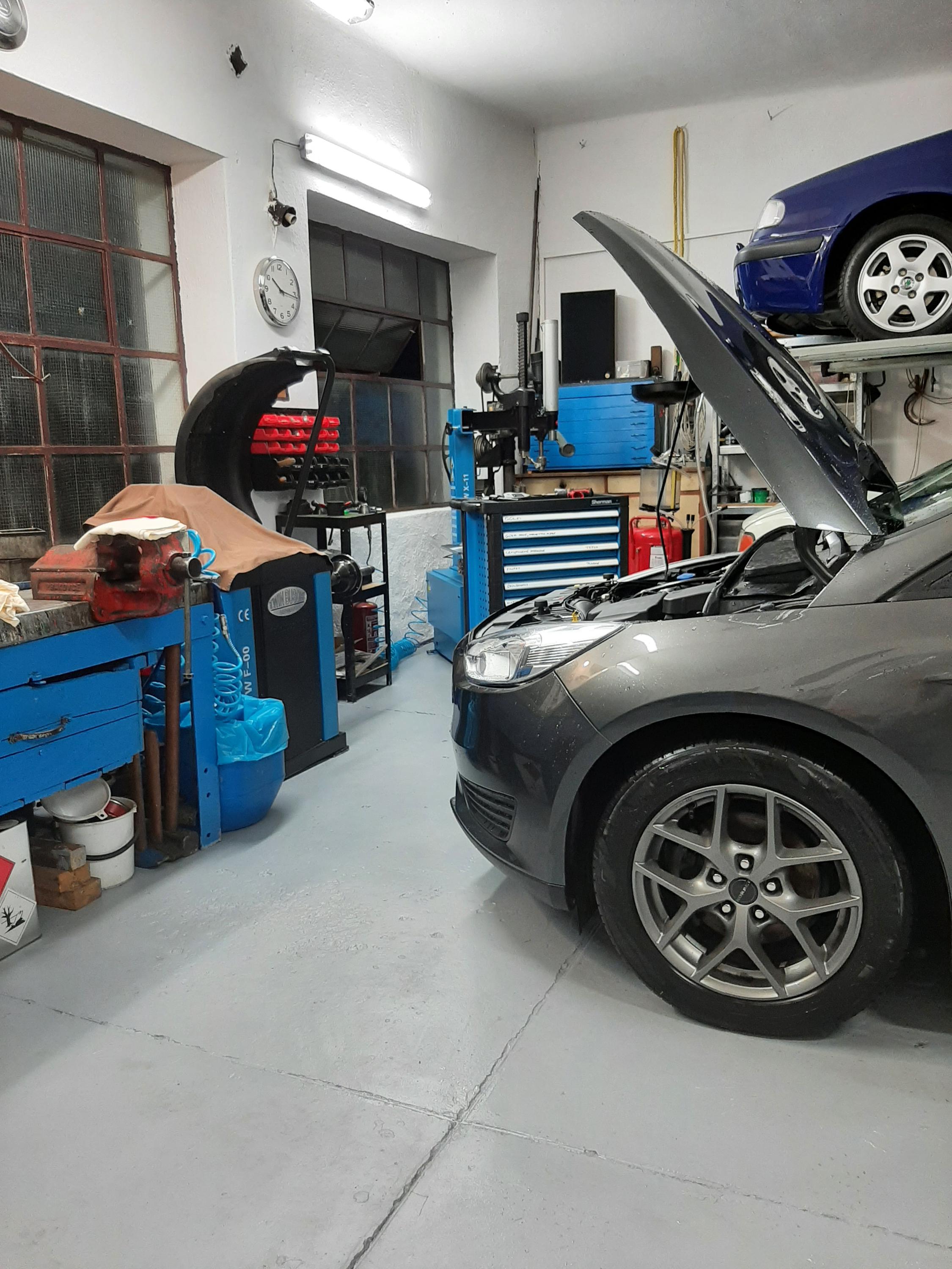 Autodílna a pneuservis - Michal Kyliš foto 2