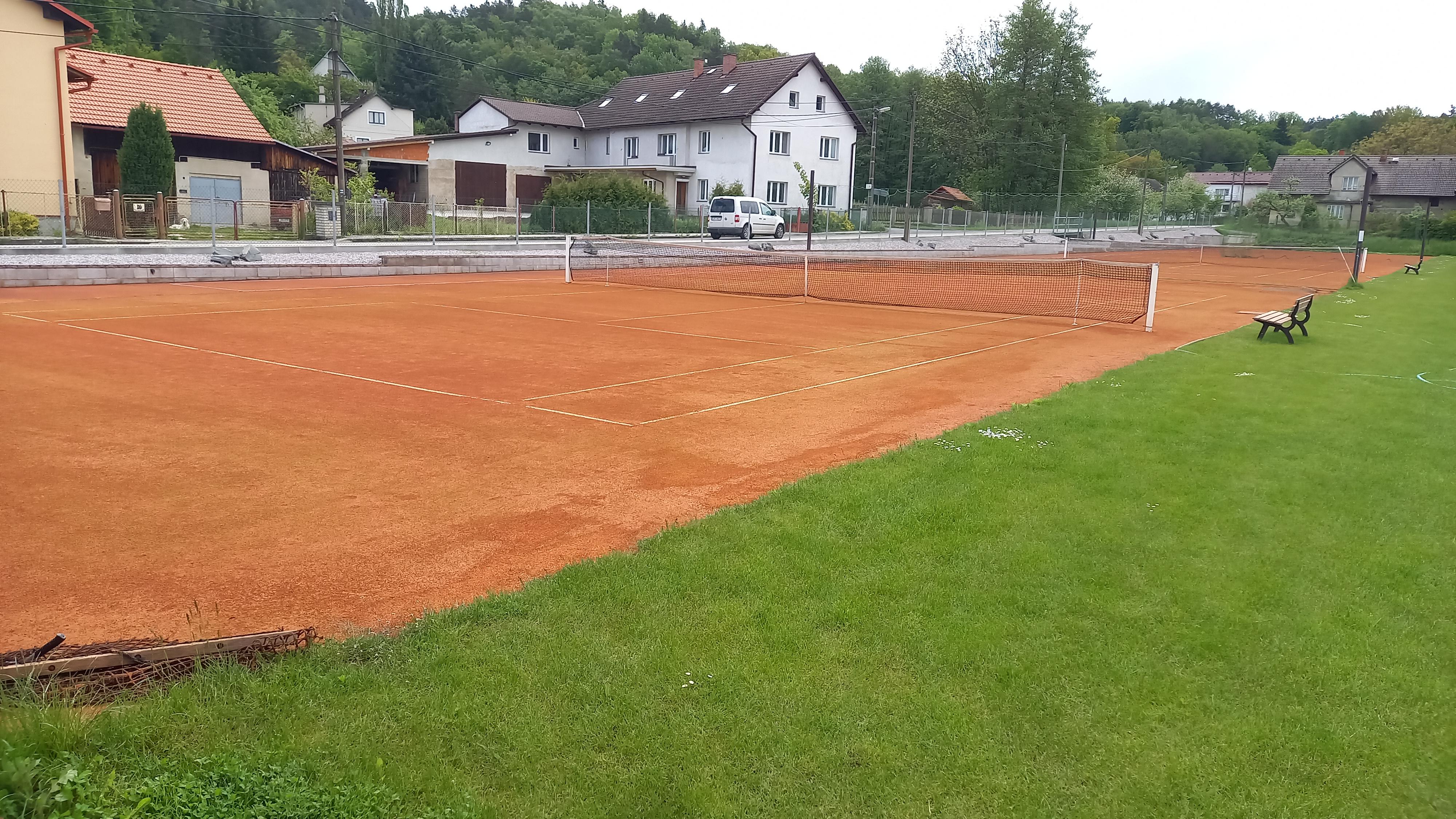 Tenisové kurty Dneboh foto 3