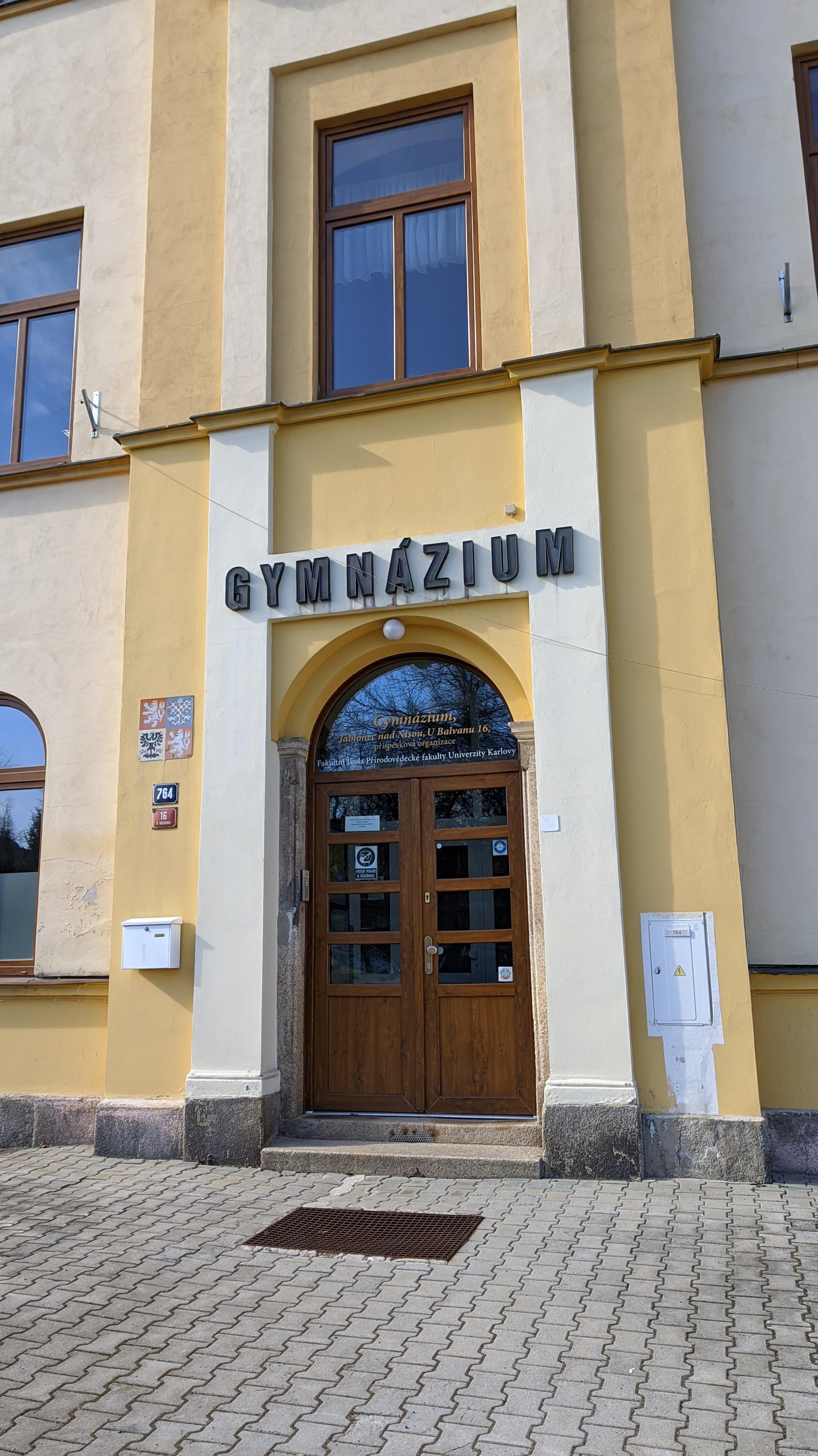 Gymnázium U Balvanu foto 3