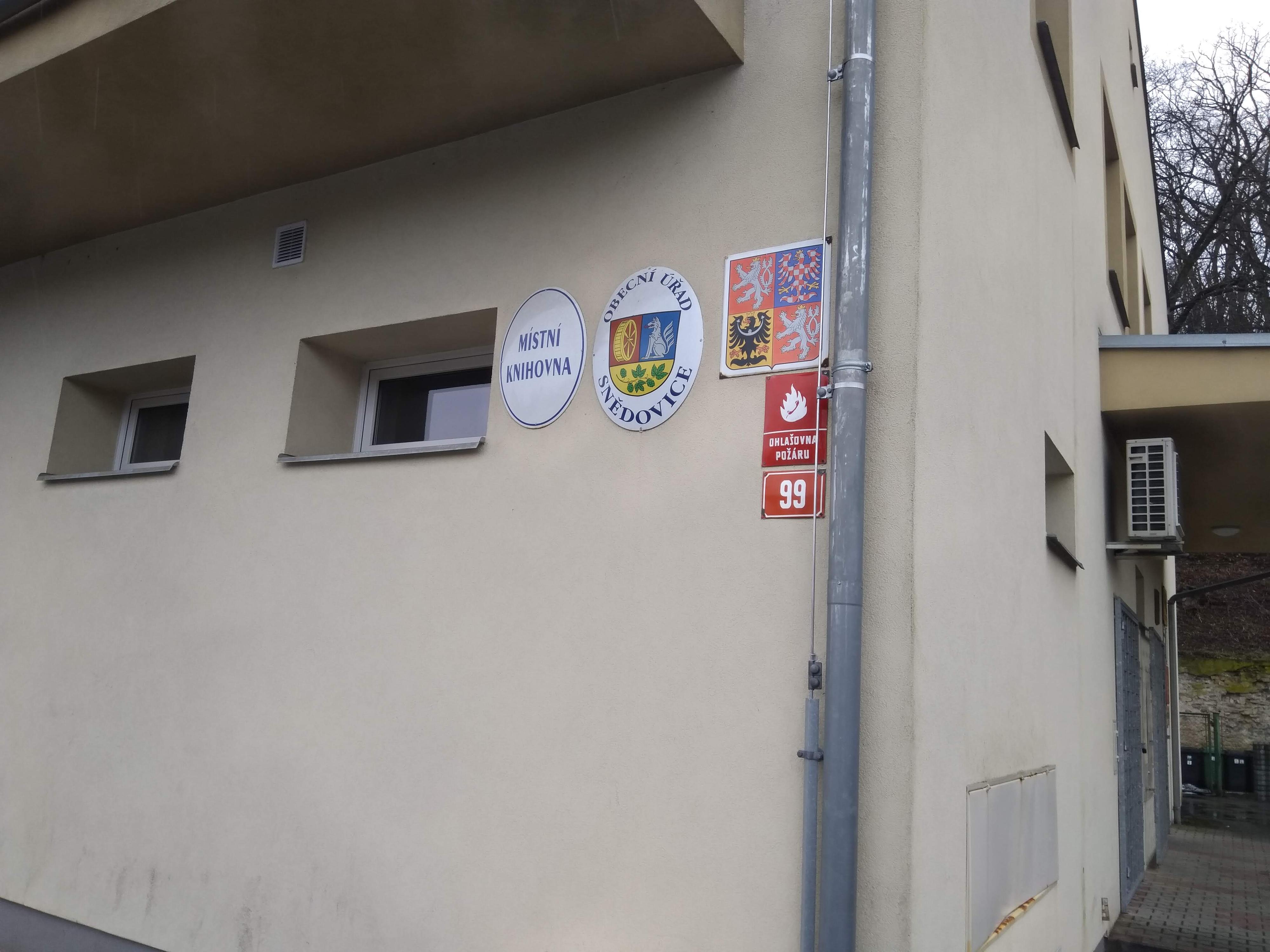 Snědovice - obecní úřad foto 2