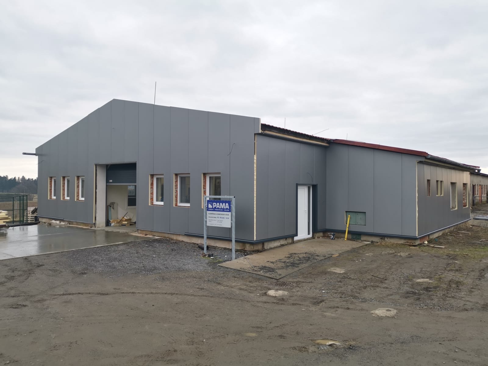 Střešní centrum Dlouhé, PAMA, a.s.